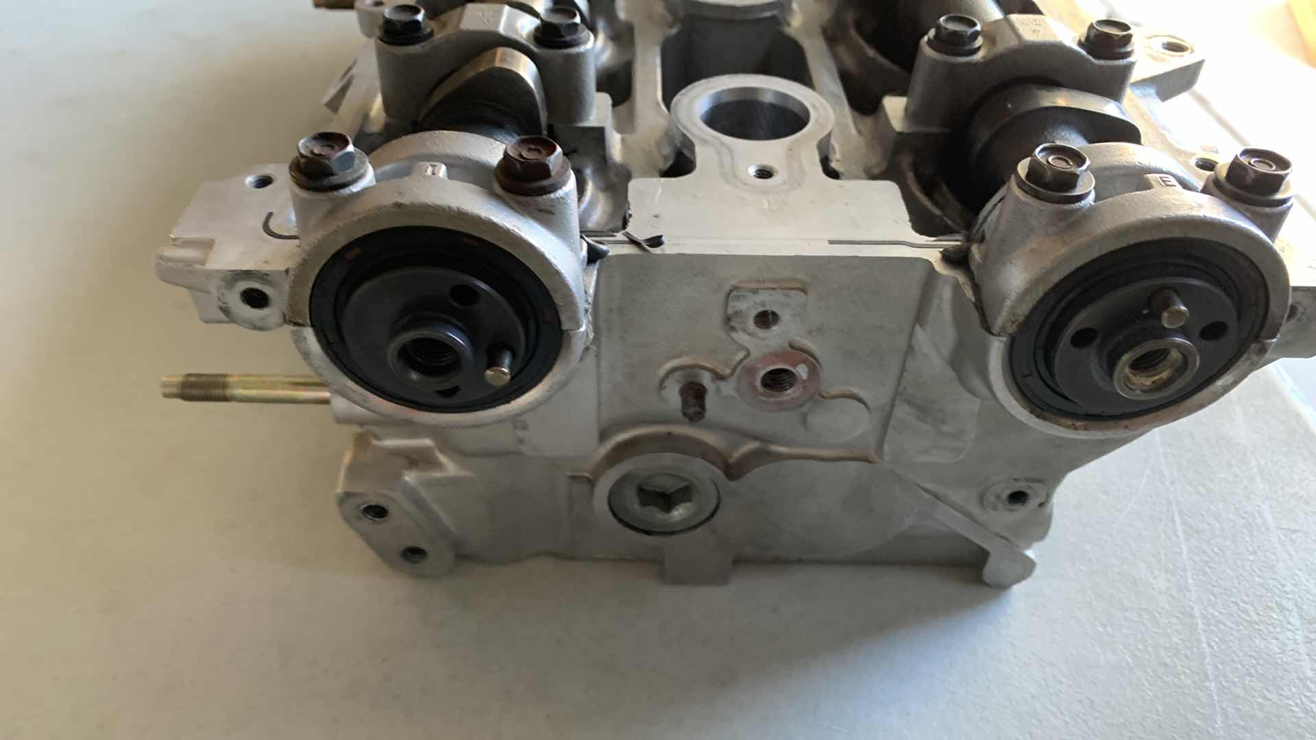 Photo 5 of TOYOTA CELICA 1989-1993 ST 185 ENGINE CYLINDER HEAD PART NUMBER 1111-88385