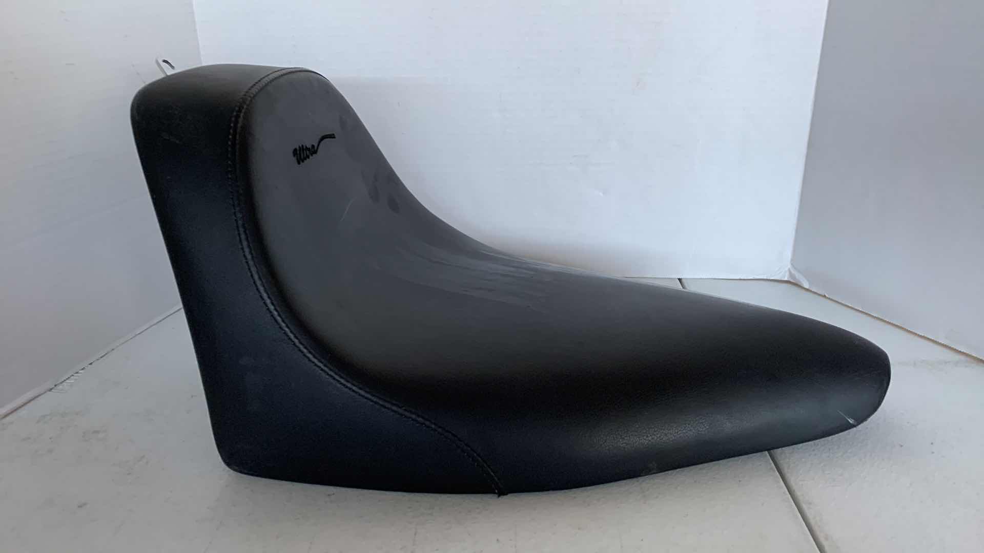 Photo 1 of "ULTRA" LEATHER MOTORCYCLE SEAT, HARLEY DAVIDSON COMPATIBLE.