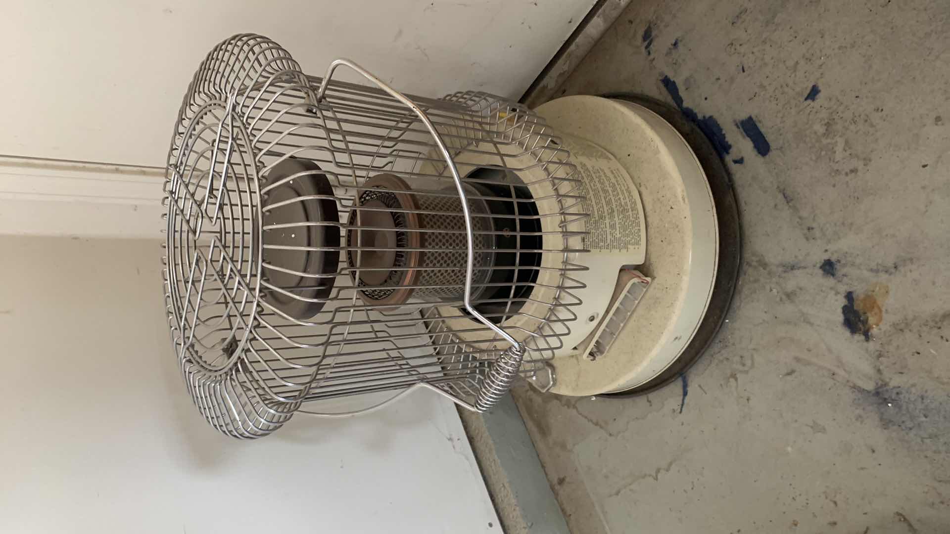 Photo 1 of TOYOKUNI KEROSENE HEATER MODEL 200EU