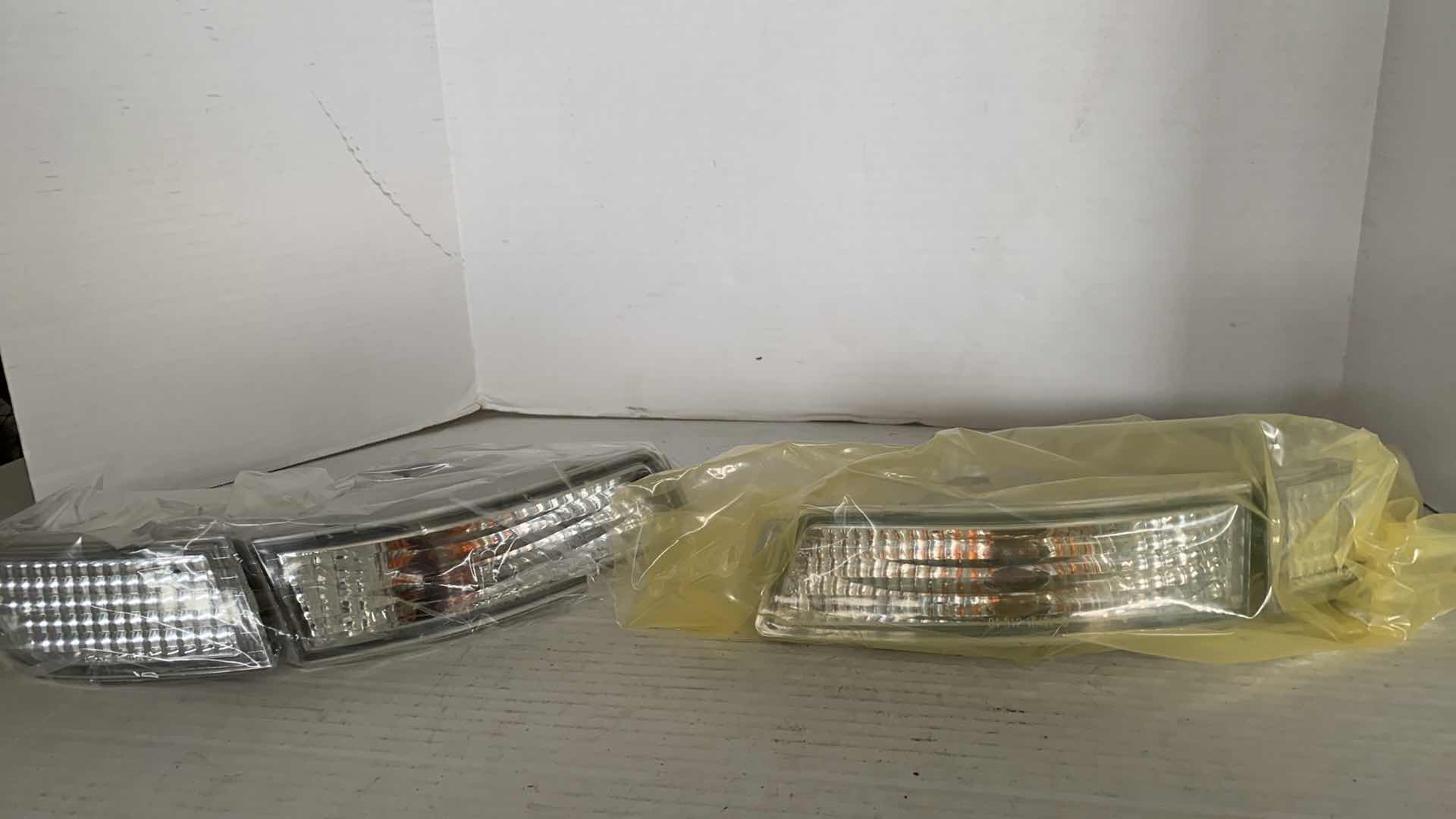 Photo 1 of 2-TOYOTA MR2 BUMPER TURN SIGNAL LIGHTS