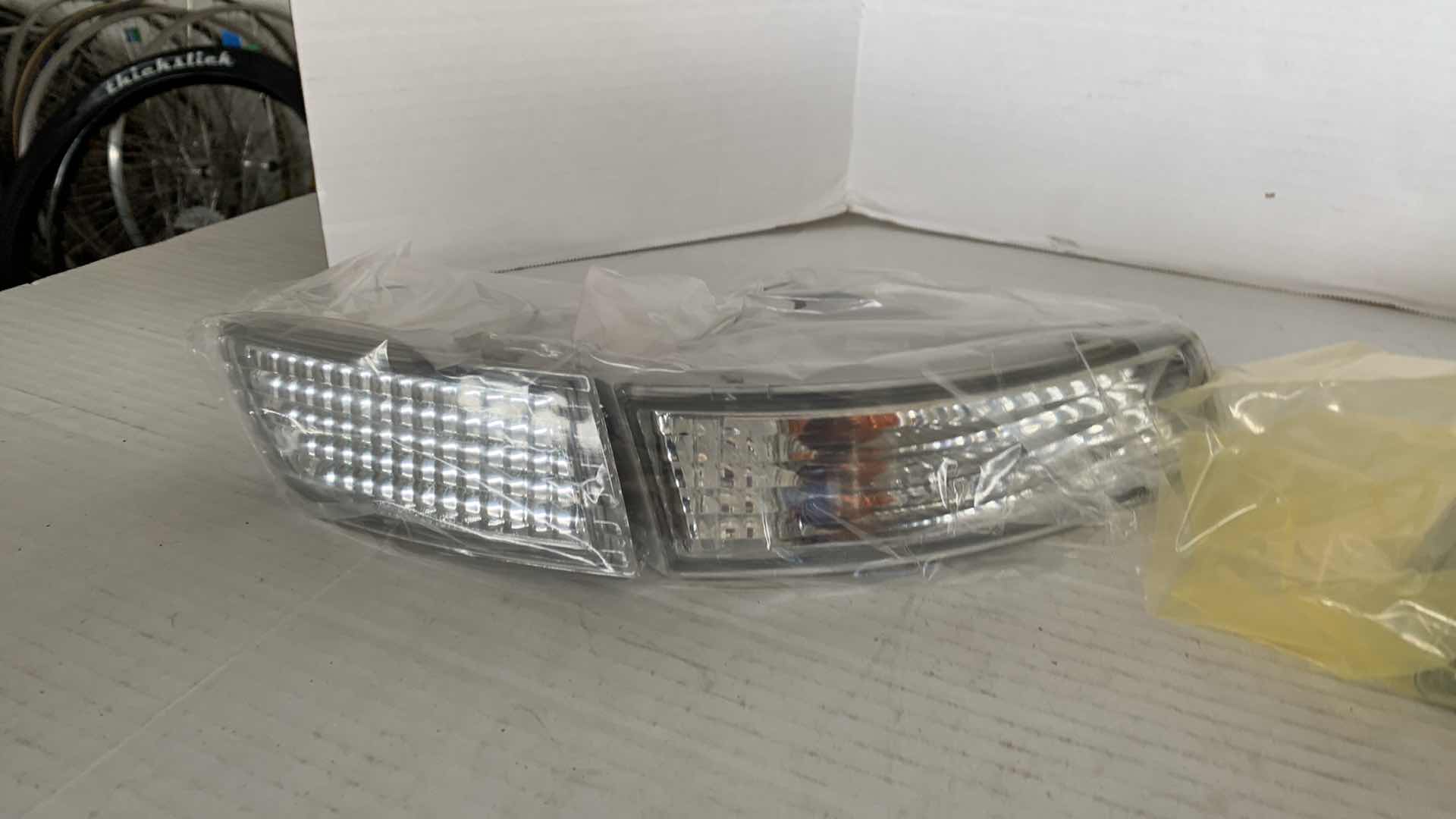Photo 1 of 2-TOYOTA MR2 BUMPER TURN SIGNAL LIGHTS