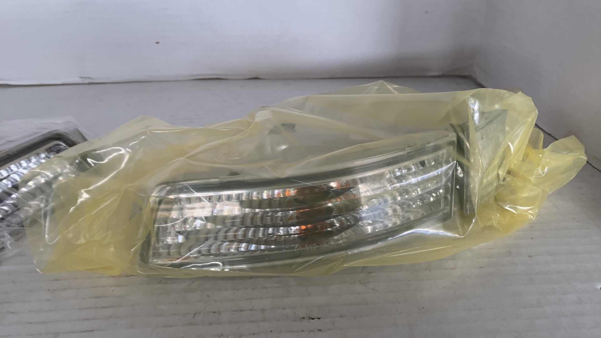Photo 1 of 2-TOYOTA MR2 BUMPER TURN SIGNAL LIGHTS
