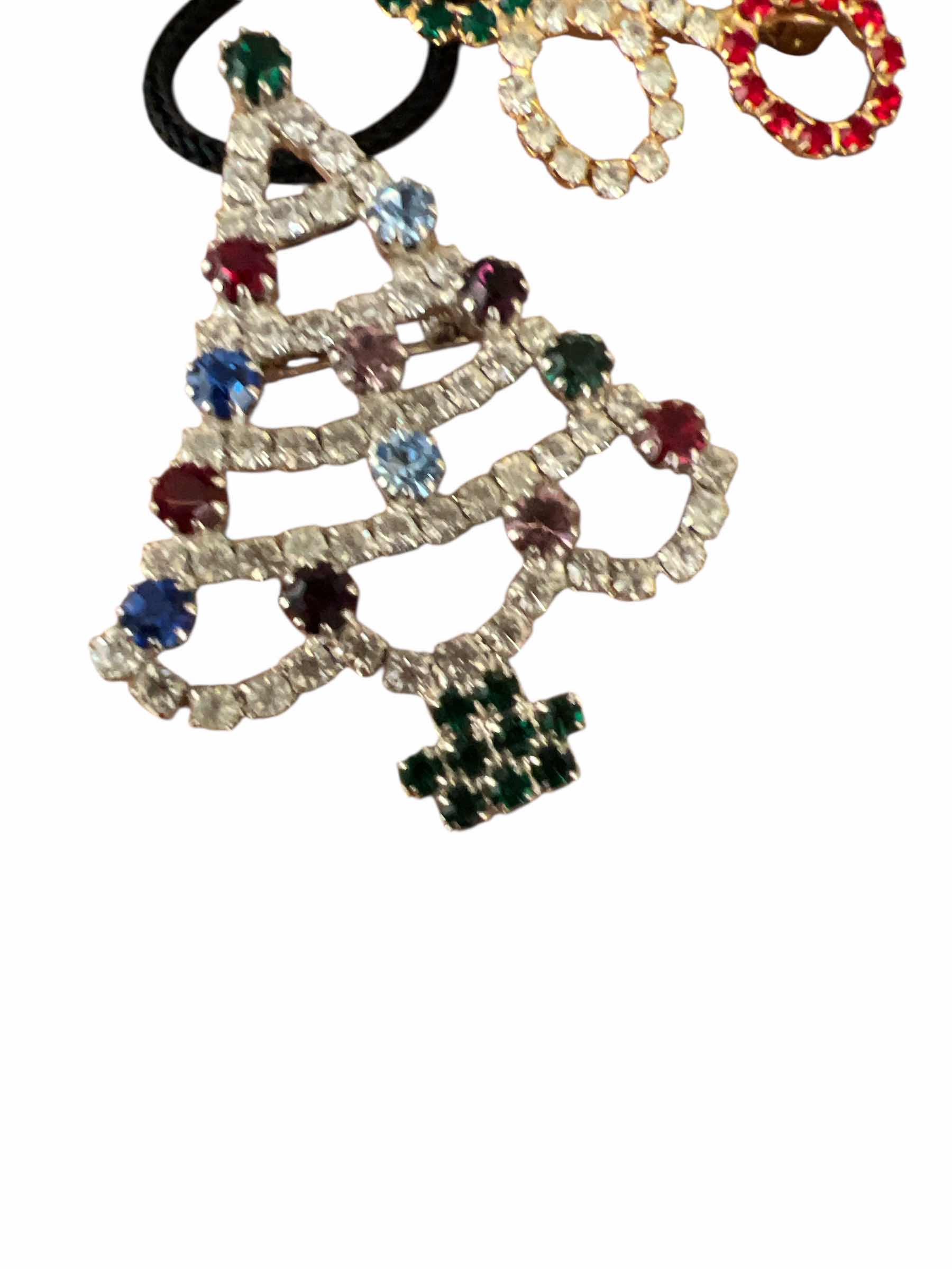 Photo 1 of LOT COSTUME JEWELRY