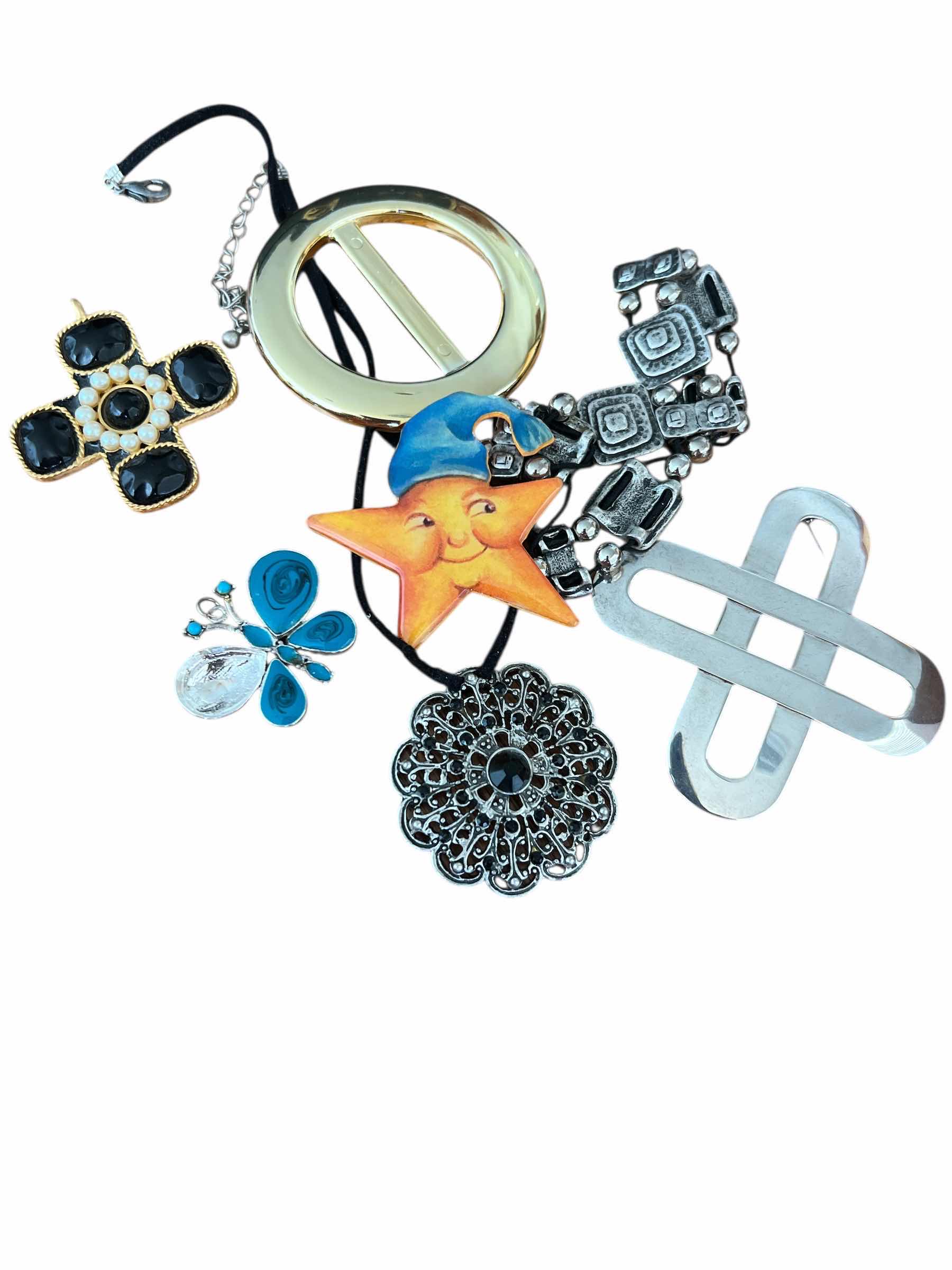 Photo 1 of LOT COSTUME JEWELRY
