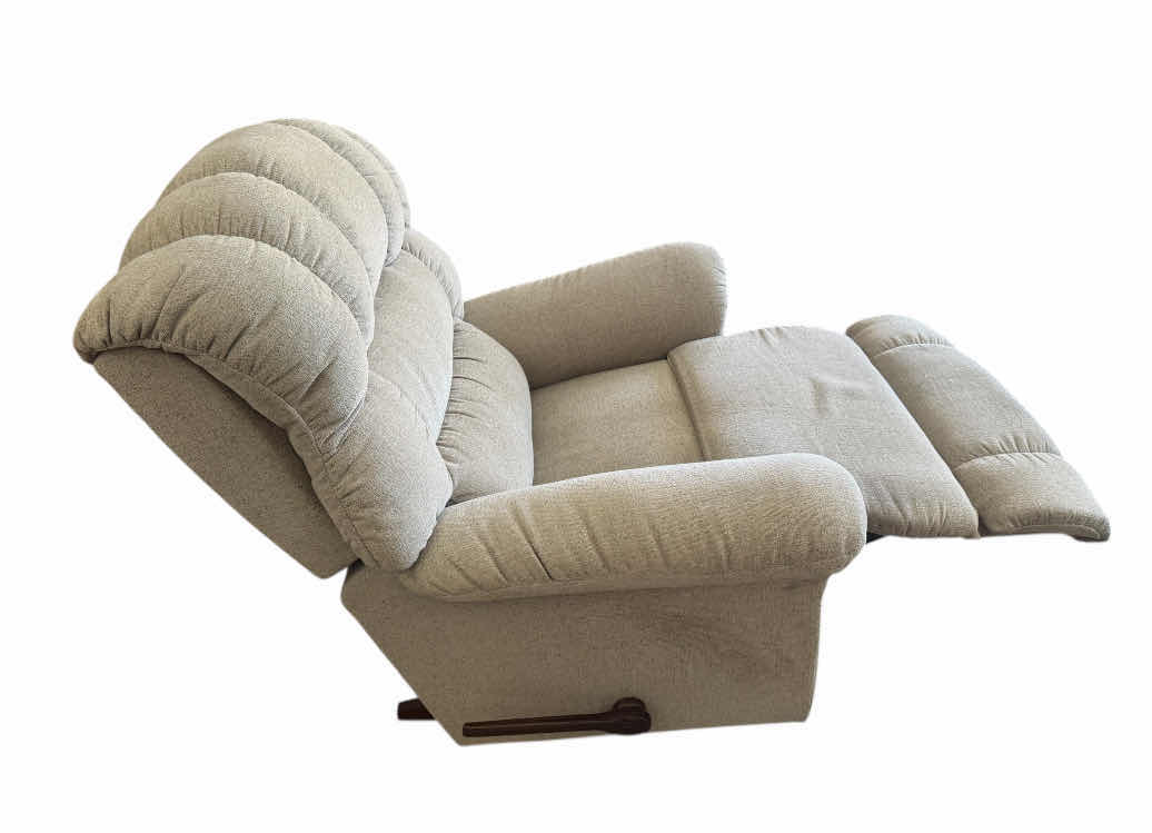 Photo 1 of 500
LA-Z-BOY ROCKER RECLINER, HOME FURNITURE, HOME ESSENTIALS, LIGHT GRAY

45” X 33.5” X H45.5”
