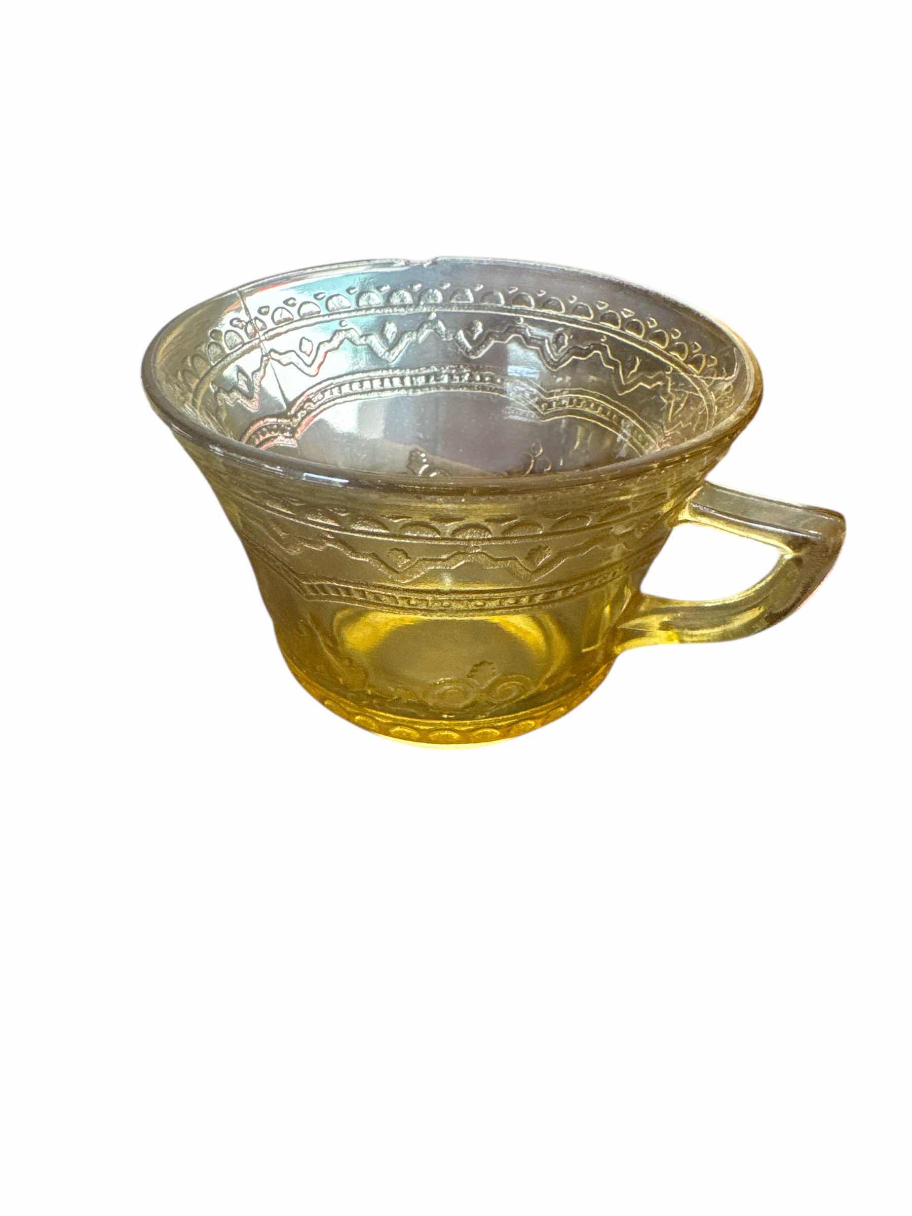 Photo 1 of 10 PIECES OF YELLOW FEDERAL GLASS