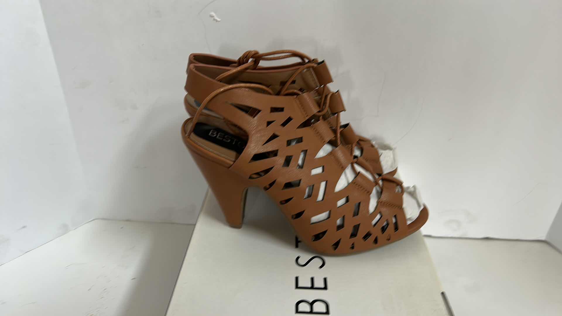 Photo 3 of NEW PAIR OF LADIES SHOES SIZE 8.5