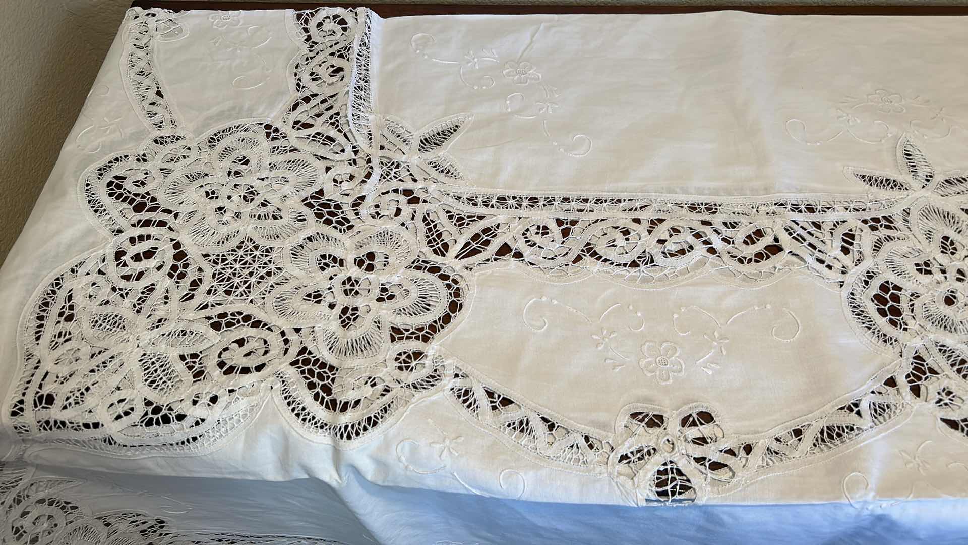 Photo 2 of GORGEOUS EMBROIDERED TABLECLOTH 132” x 102”
