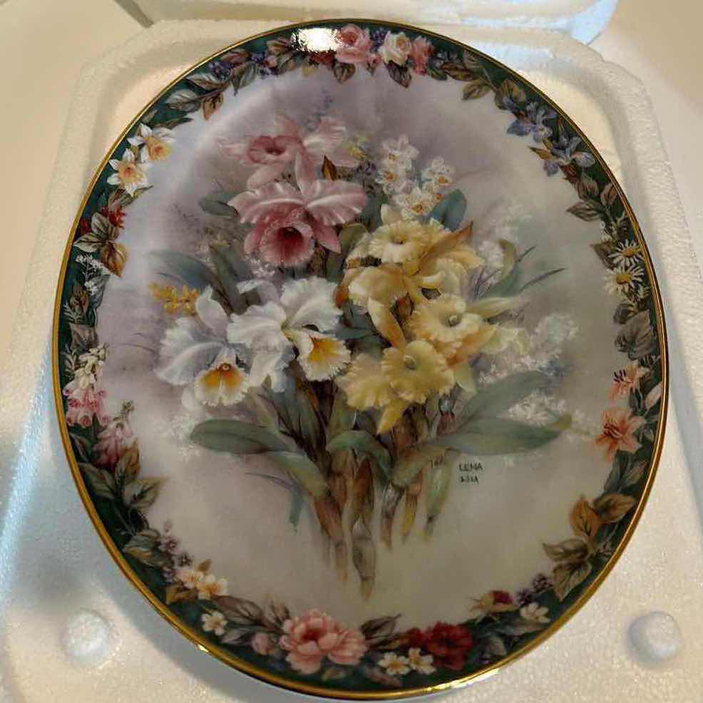 Photo 2 of AUTHENTIC ORIGINAL LIMITED EDITION “EXQUISITE” BY LENA LIU PORCELAIN PLATE 6 1/2” x 8 3/4”