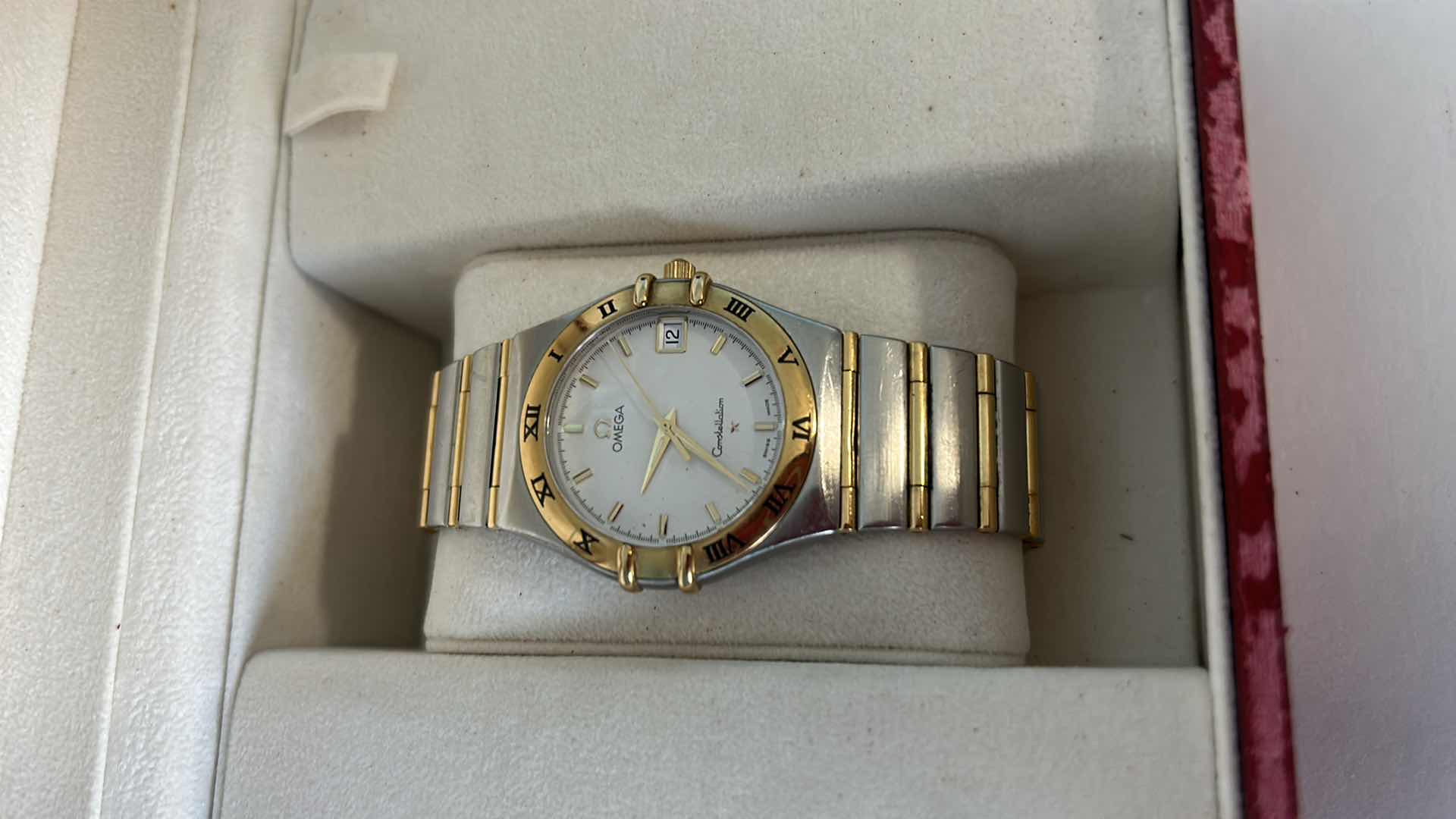 Photo 2 of OMEGA CONSTELLATION MENS WATCH (NOT AUTHENTICATED)