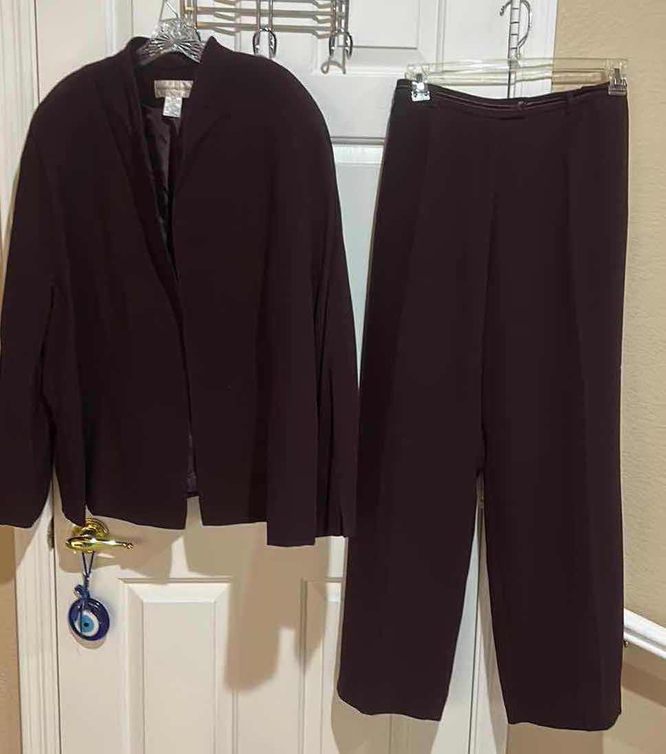 Photo 1 of WOMENSWEAR - EVAN PICONE 2 PC SET SIZE 22W