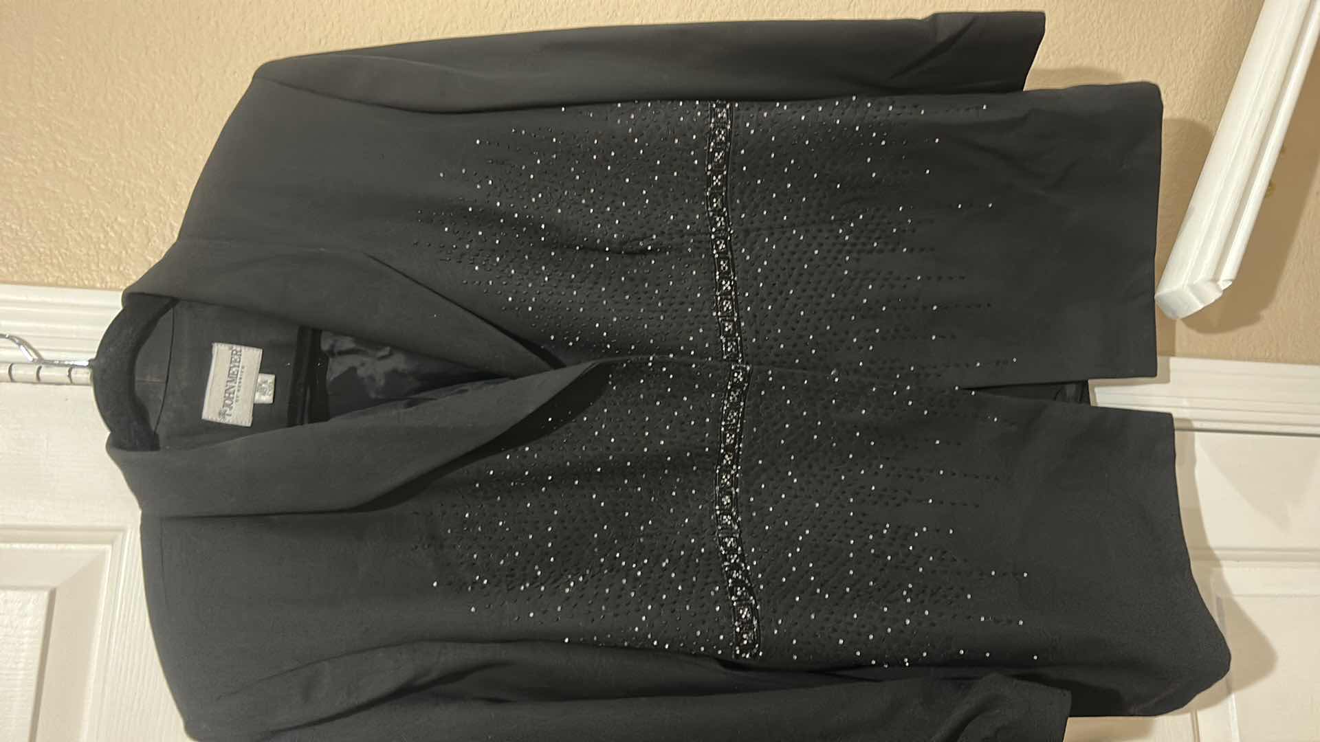 Photo 3 of WOMENSWEAR- JACKETS SIZE 20 W