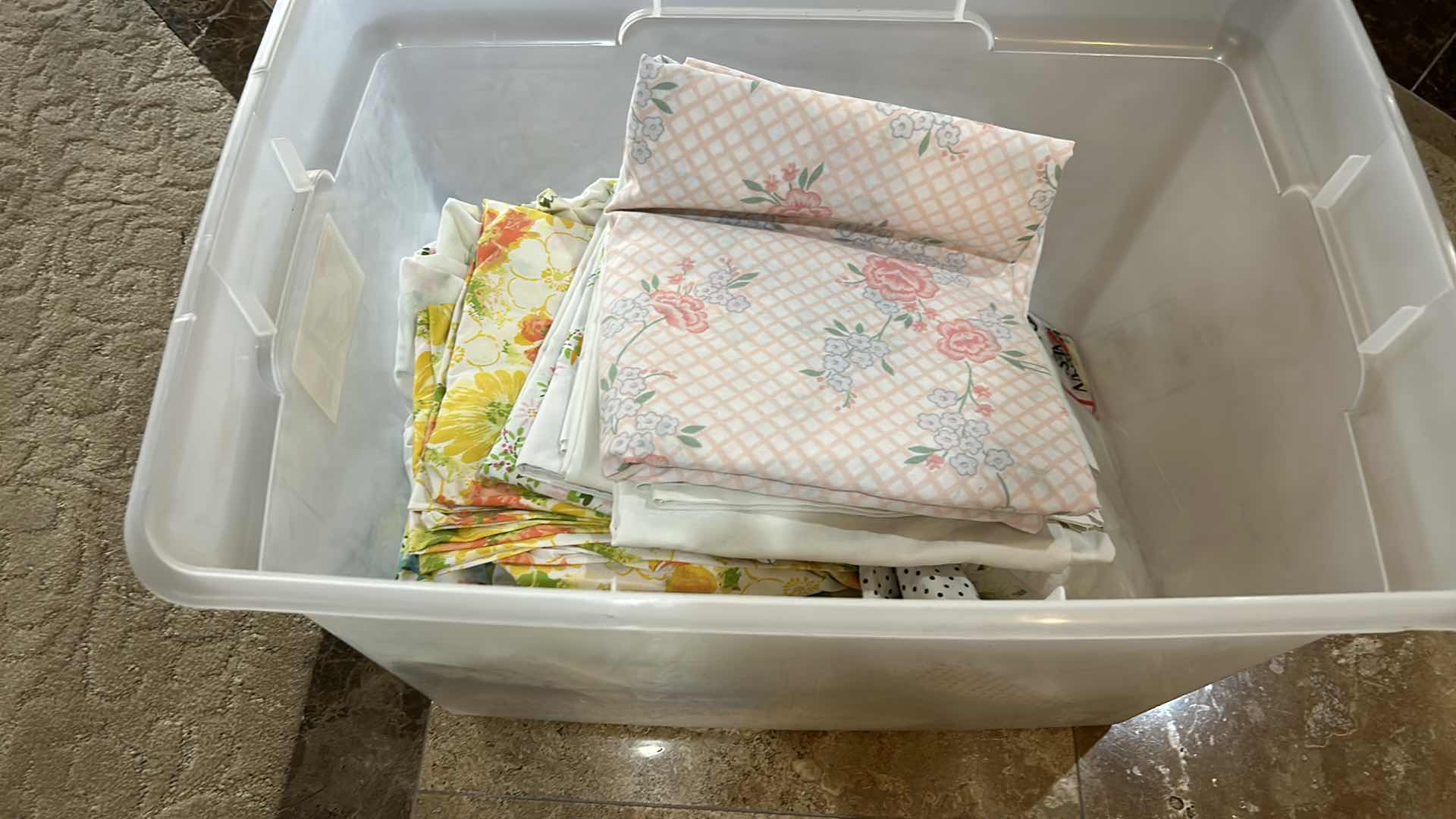 Photo 1 of TOTE FULL OF LINENS