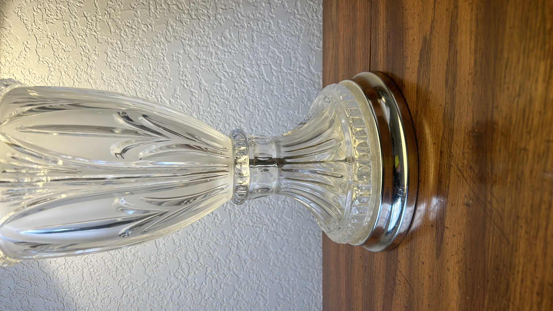Photo 3 of 2 VINTAGE TABLE LAMPS H32”