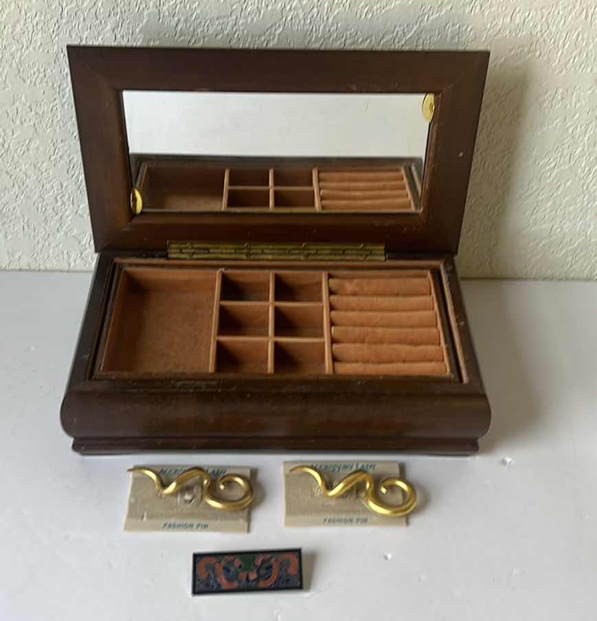 Photo 1 of VINTAGE JEWELRY BOX AND 3 PINS