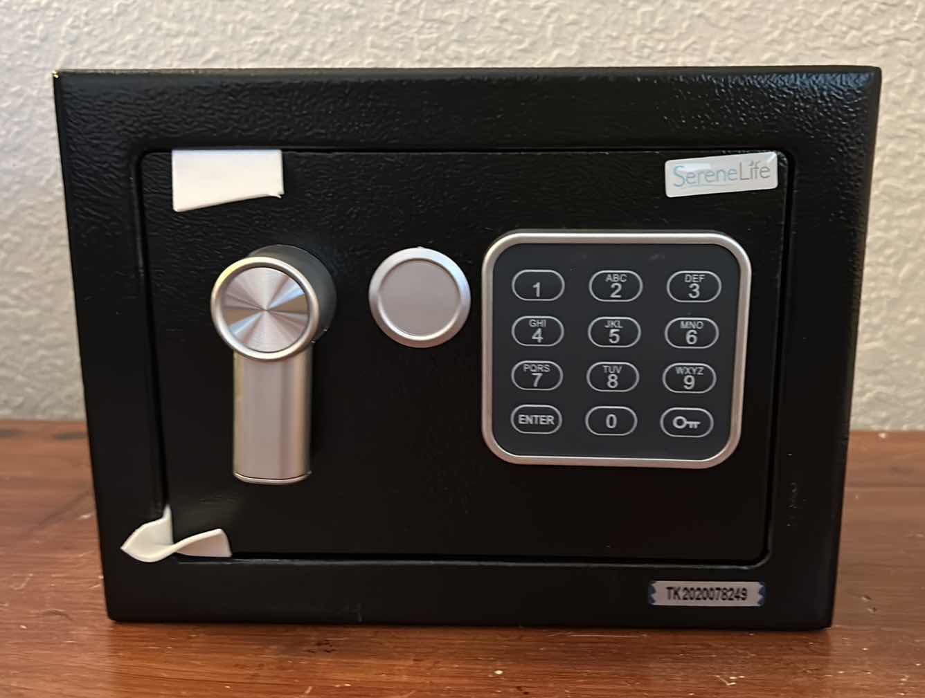 Photo 2 of NEW SERENE LIFE ELECTRONIC SAFE WITH KEYS