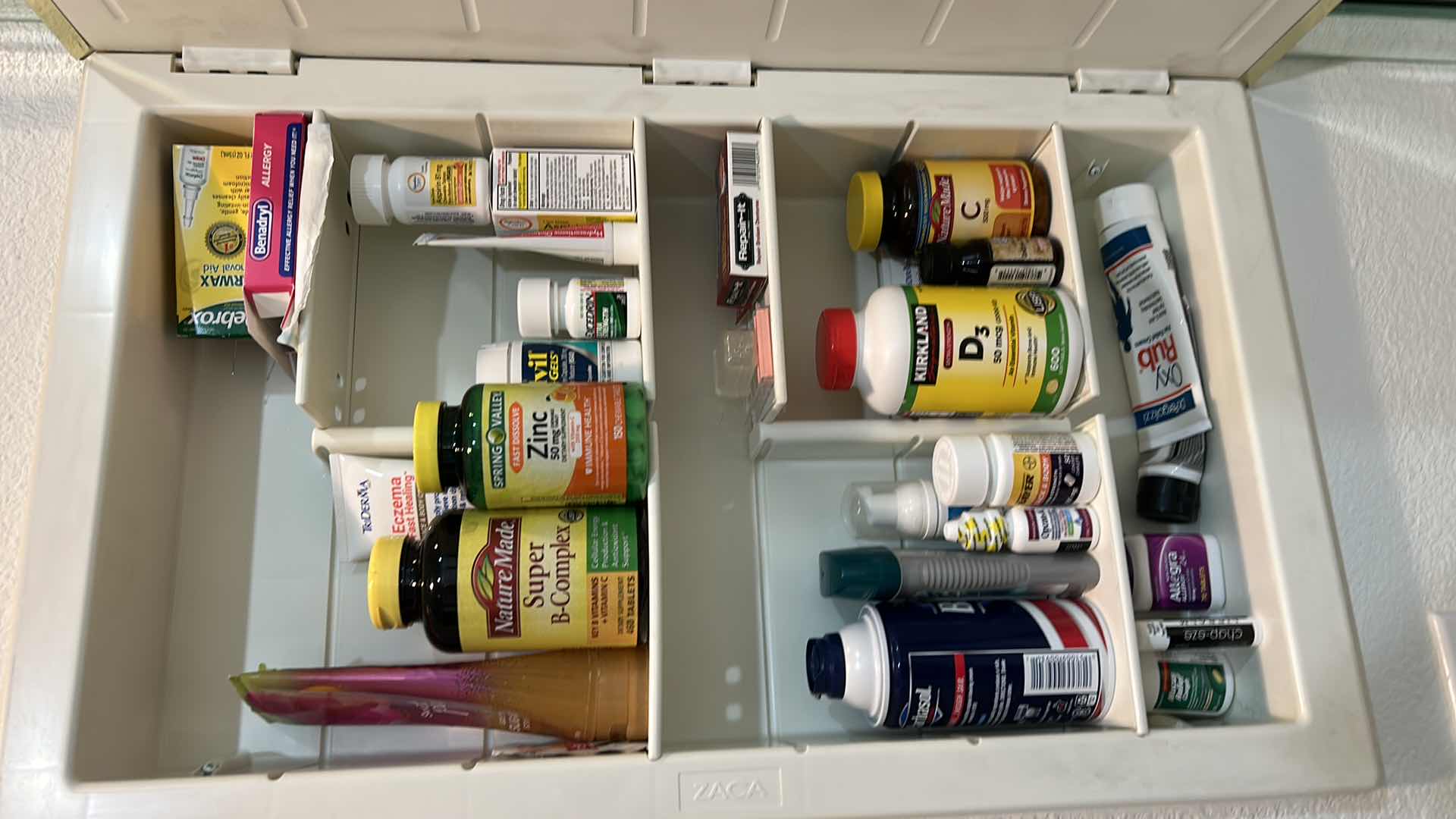 Photo 1 of CONTENTS OF MEDICINE CABINET