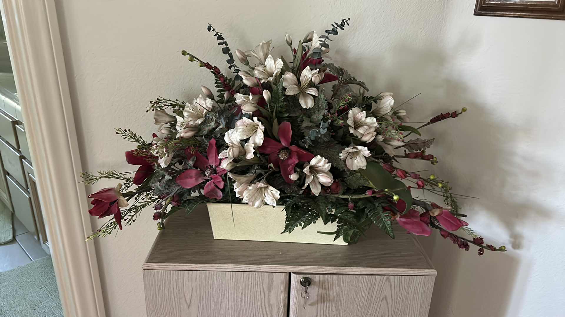 Photo 2 of 3 FAUX FLORAL ARRANGEMENTS LARGEST 40” x 19”