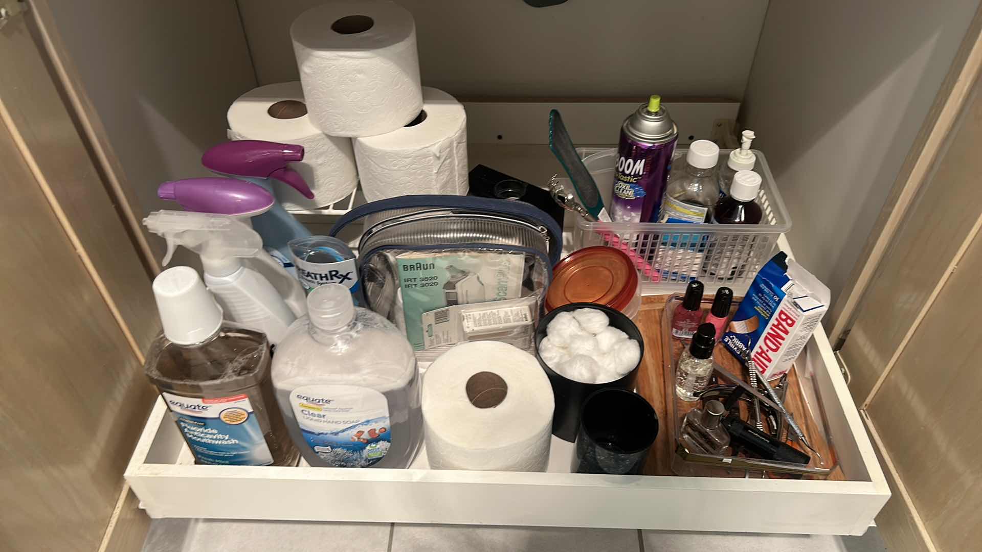 Photo 1 of CONTENTS OF BATHROOM CABINET