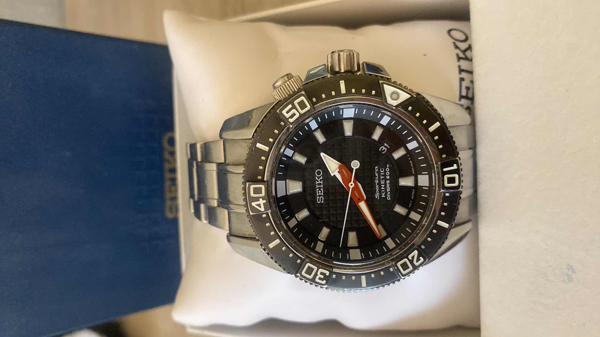 Photo 2 of SEIKO SPORTURA KINETIC 200m DIVERS