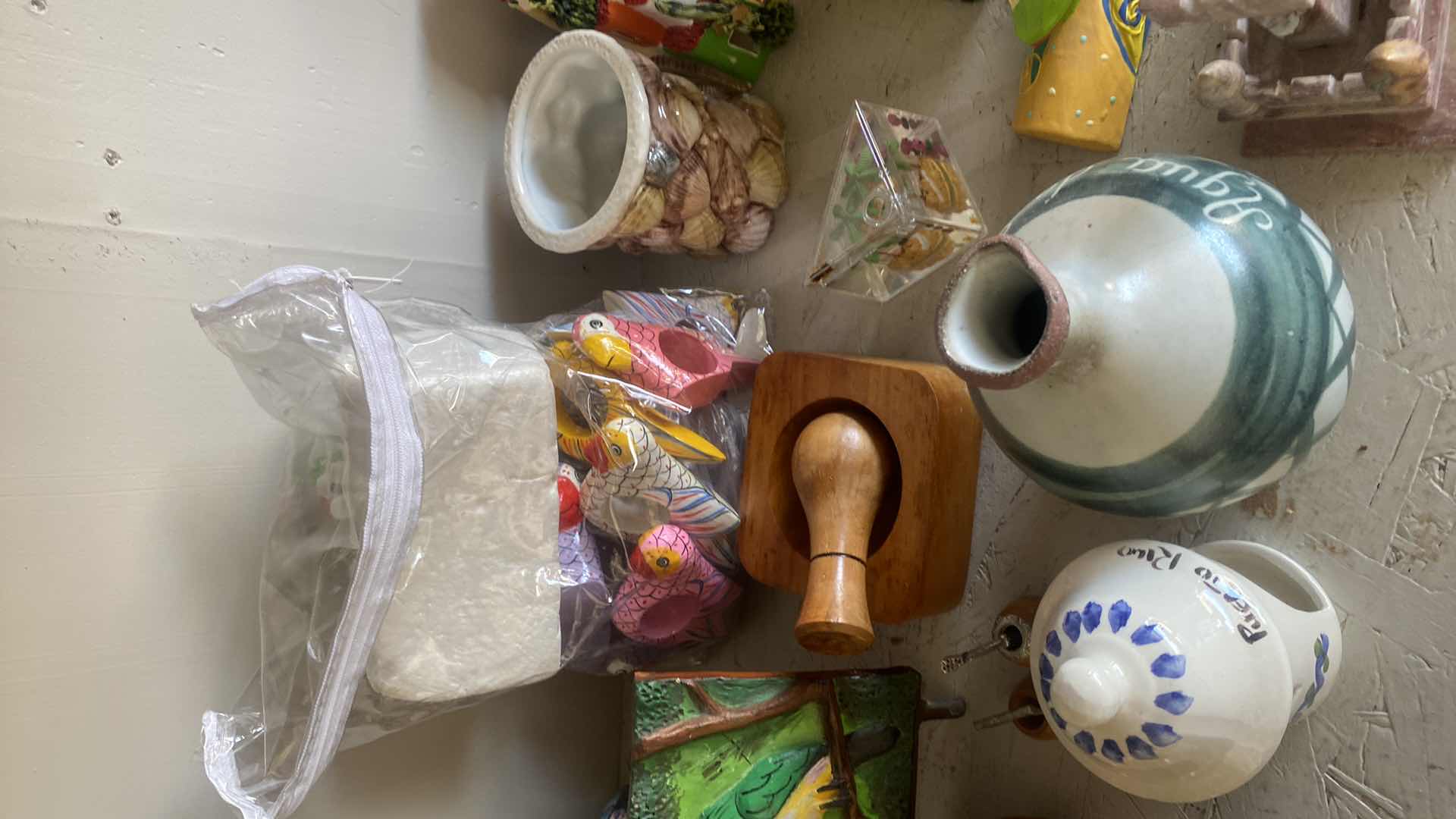 Photo 6 of GARAGE SHELF - TRAVEL SOUVENIRS