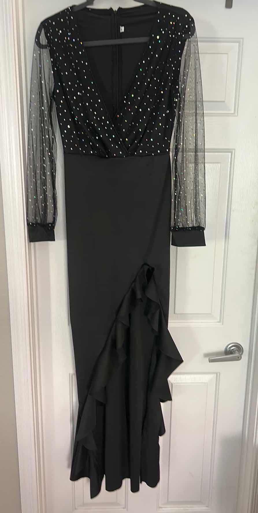 Photo 7 of NEW WOMENS LONG BLACK SLIT FRONT LONG FORMAL DRESS SIZE MED