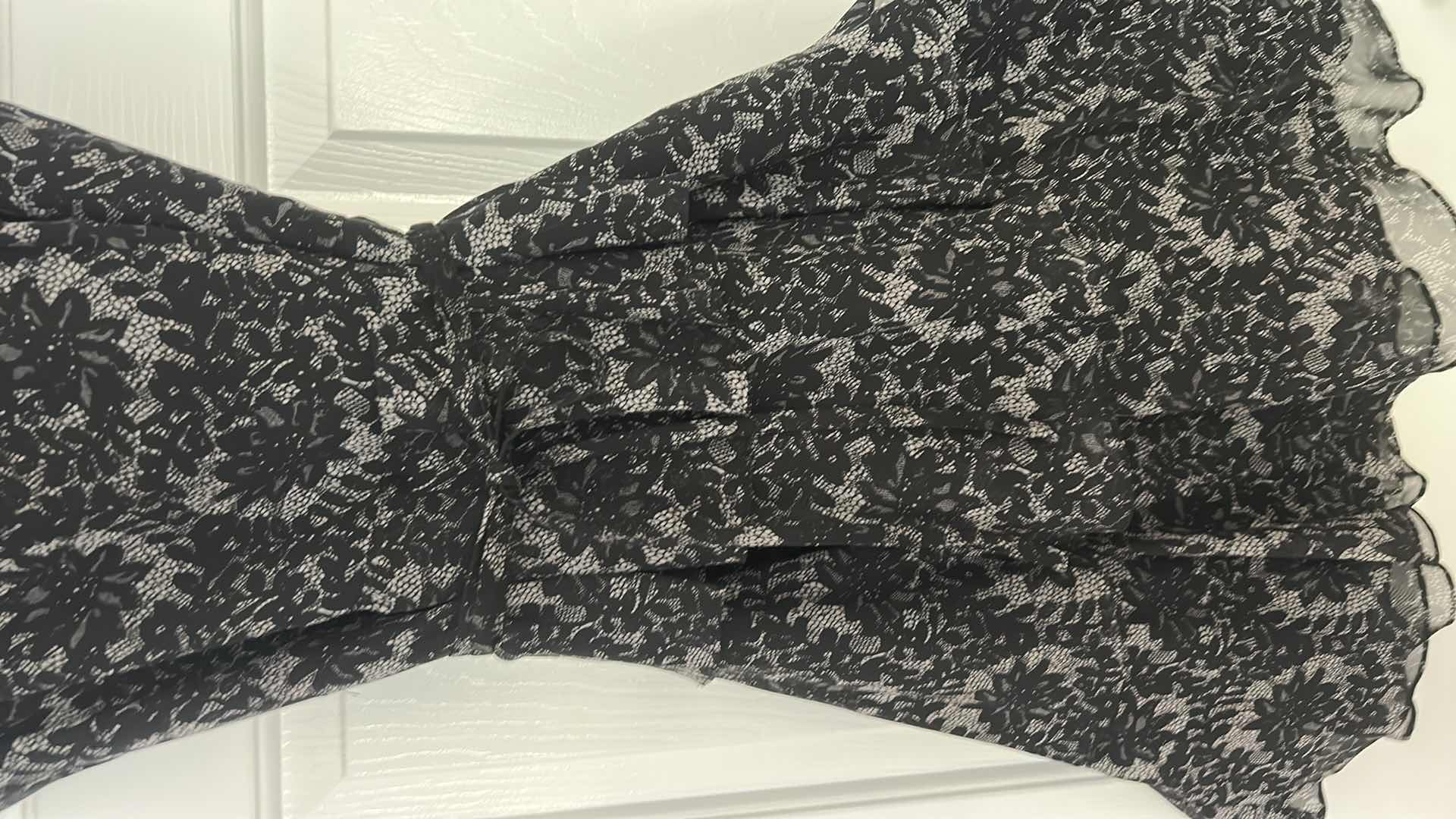 Photo 3 of WOMENS BEAUTIFUL ELLEN TRACY COCKTAIL DRESS SIZE 12