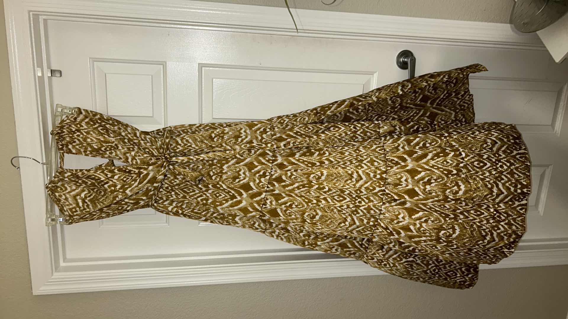 Photo 3 of NEW WOMENS GOLD AND IVORY LONG HALTER DRESS, SIZE M