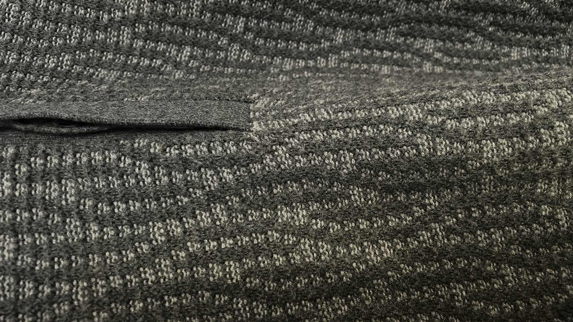 Photo 3 of MENS CALVIN KLEIN XL 100% WOOL PULLOVER SWEATER