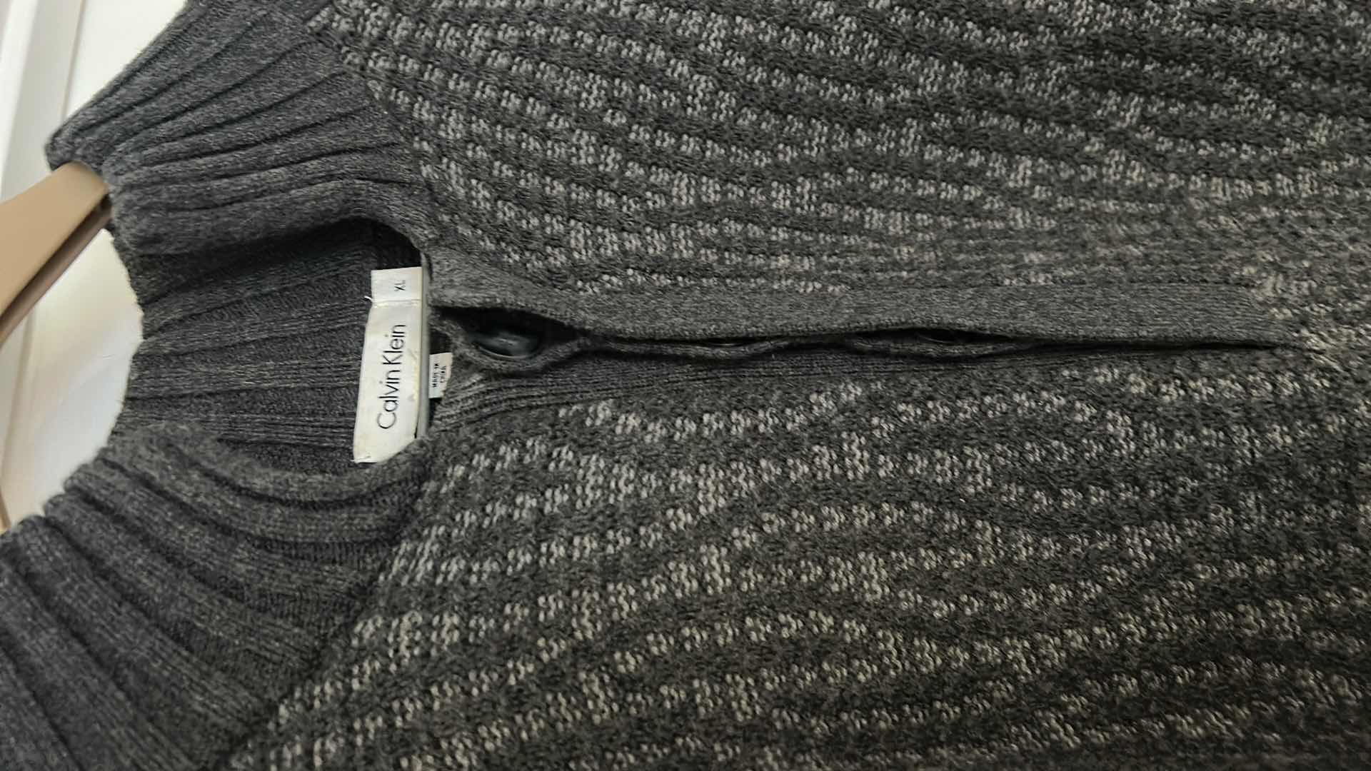 Photo 2 of MENS CALVIN KLEIN XL 100% WOOL PULLOVER SWEATER