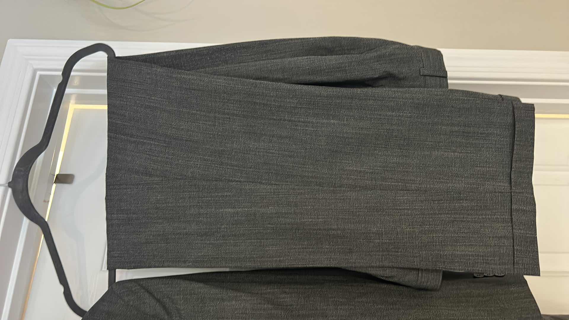 Photo 3 of SAKS FIFTH AVENUE CALVIN KLEIN 100% MENS SUIT SIZE 42 LONG WAIST ON PANTS 34”