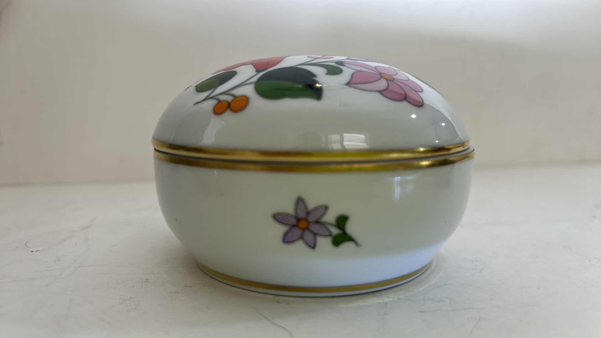 Photo 3 of KALOKSA HUNGARY HAND-PAINTED TRINKET DISH 4”