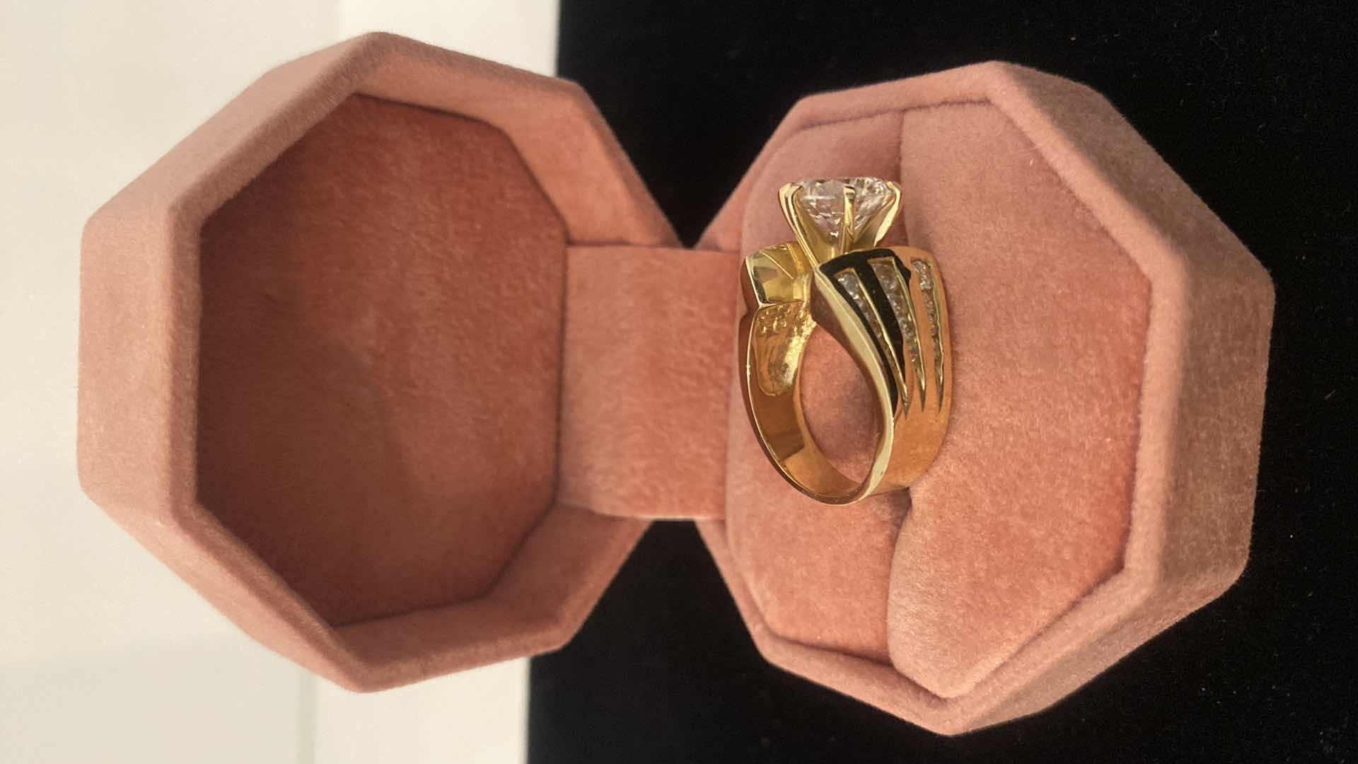 Photo 4 of LADIES JEWELRY - 10K GOLD RING WITH SIMULATED STONES APPROX SIZE 5 1/2 OR 6