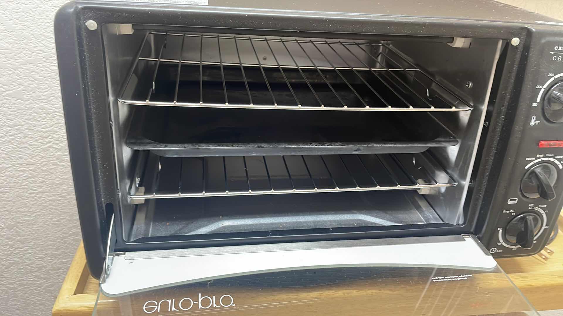 Photo 2 of EUROPRO TOASTER OVEN LIKE NEW