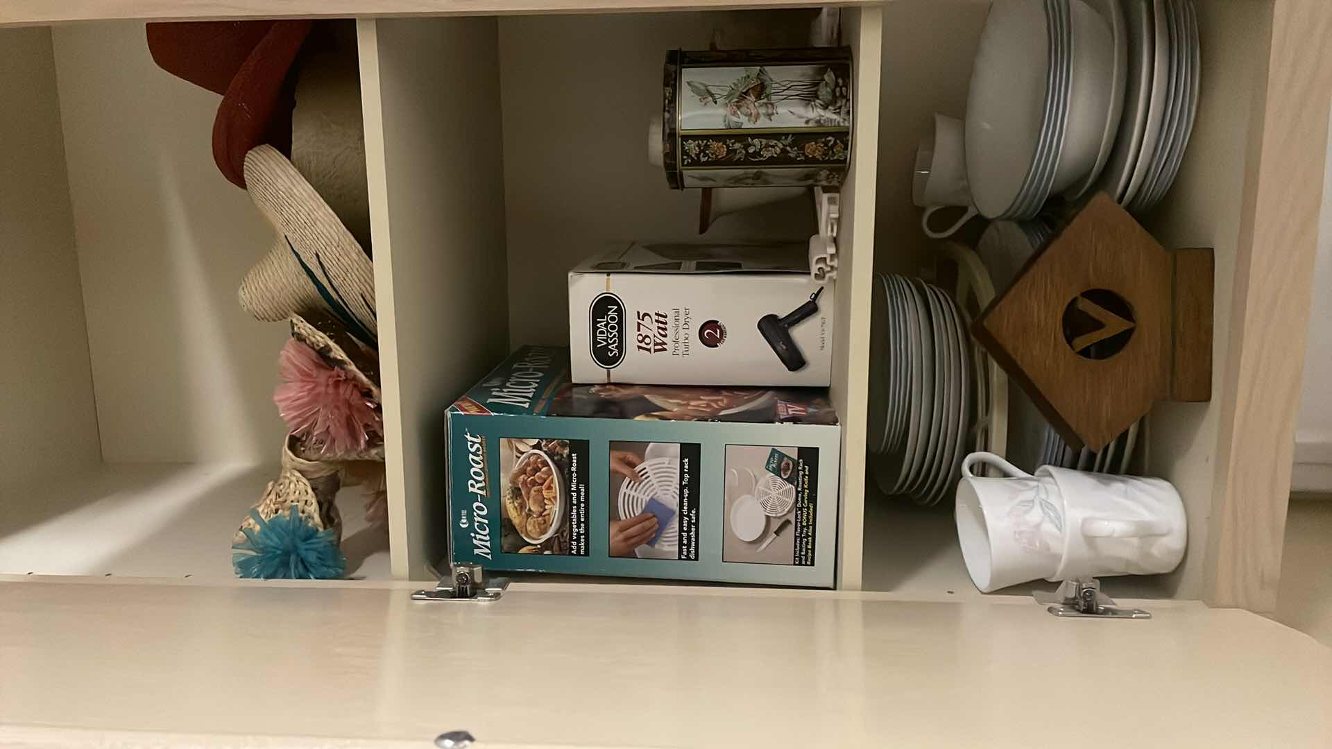 Photo 2 of CONTENTS OF GARAGE CABINET - DISHES BLOWDRYER & BULBS