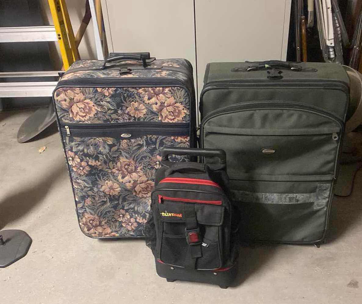 Photo 1 of 3 - LUGGAGE