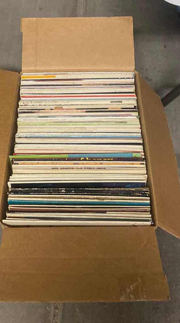 Photo 4 of BOX OF VINYL RECORDS - CLASSICAL AND OLDIES