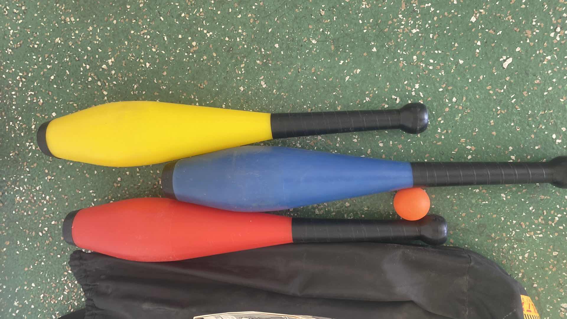 Photo 2 of 3 JUGGLING PLASTIC CLUBS