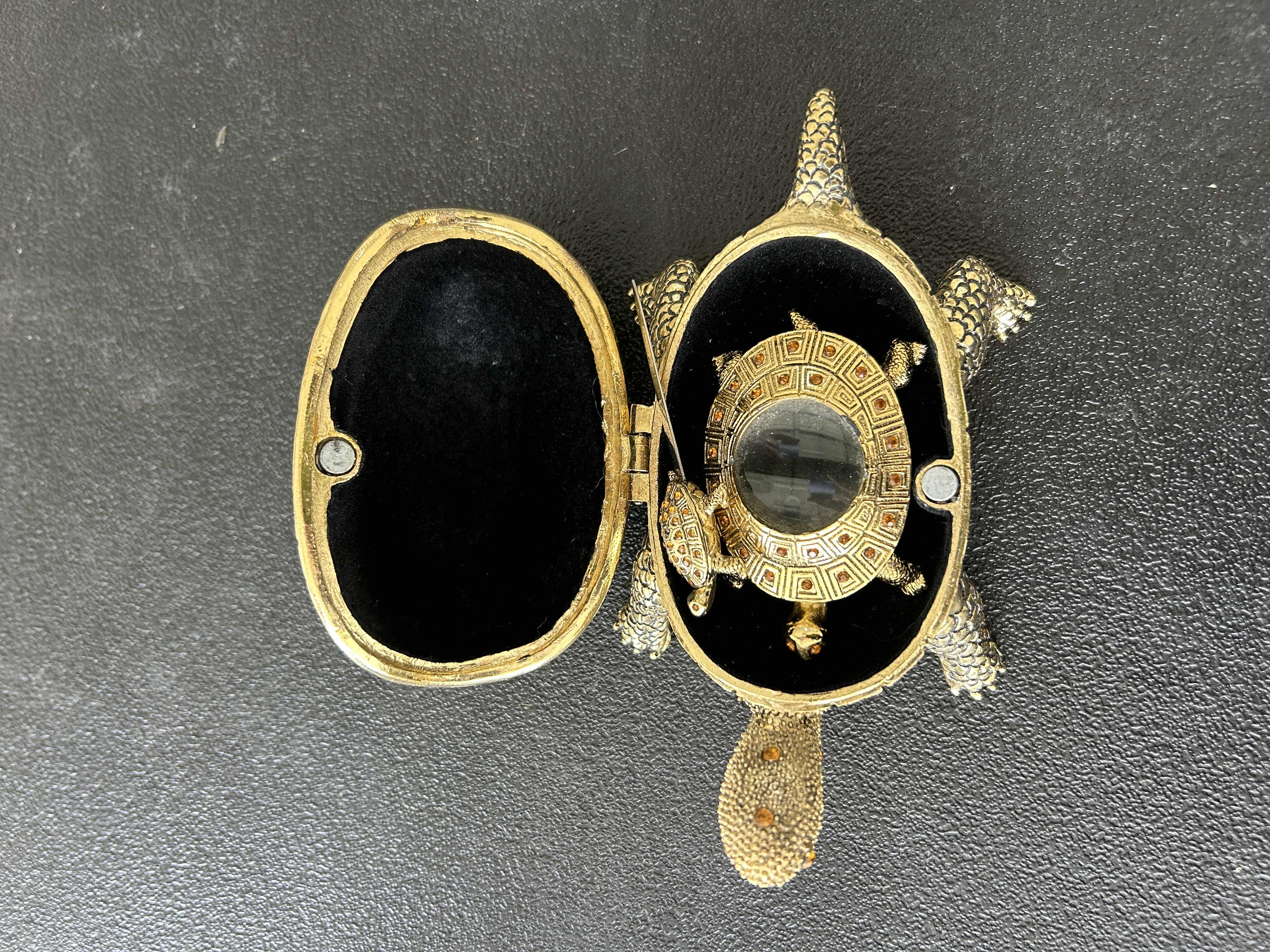 Photo 1 of TURTLE TRINKET BOX 5 1/2“ x H 3“ & MORE