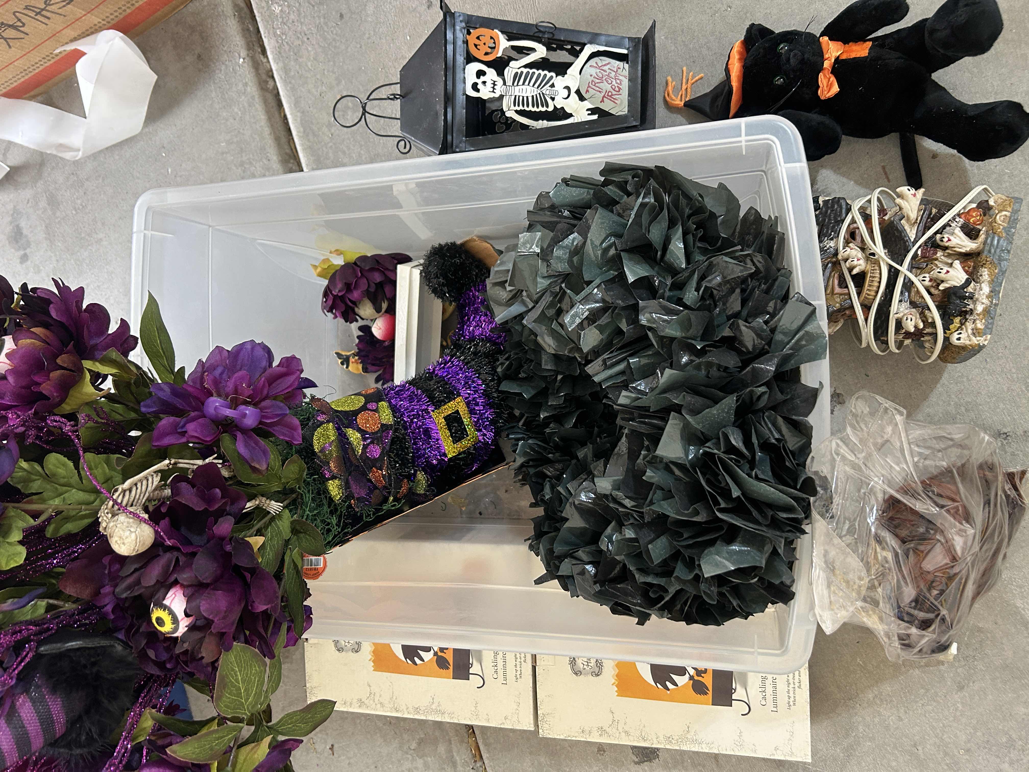 Photo 1 of TOTE OF HALLOWEEN DECOR