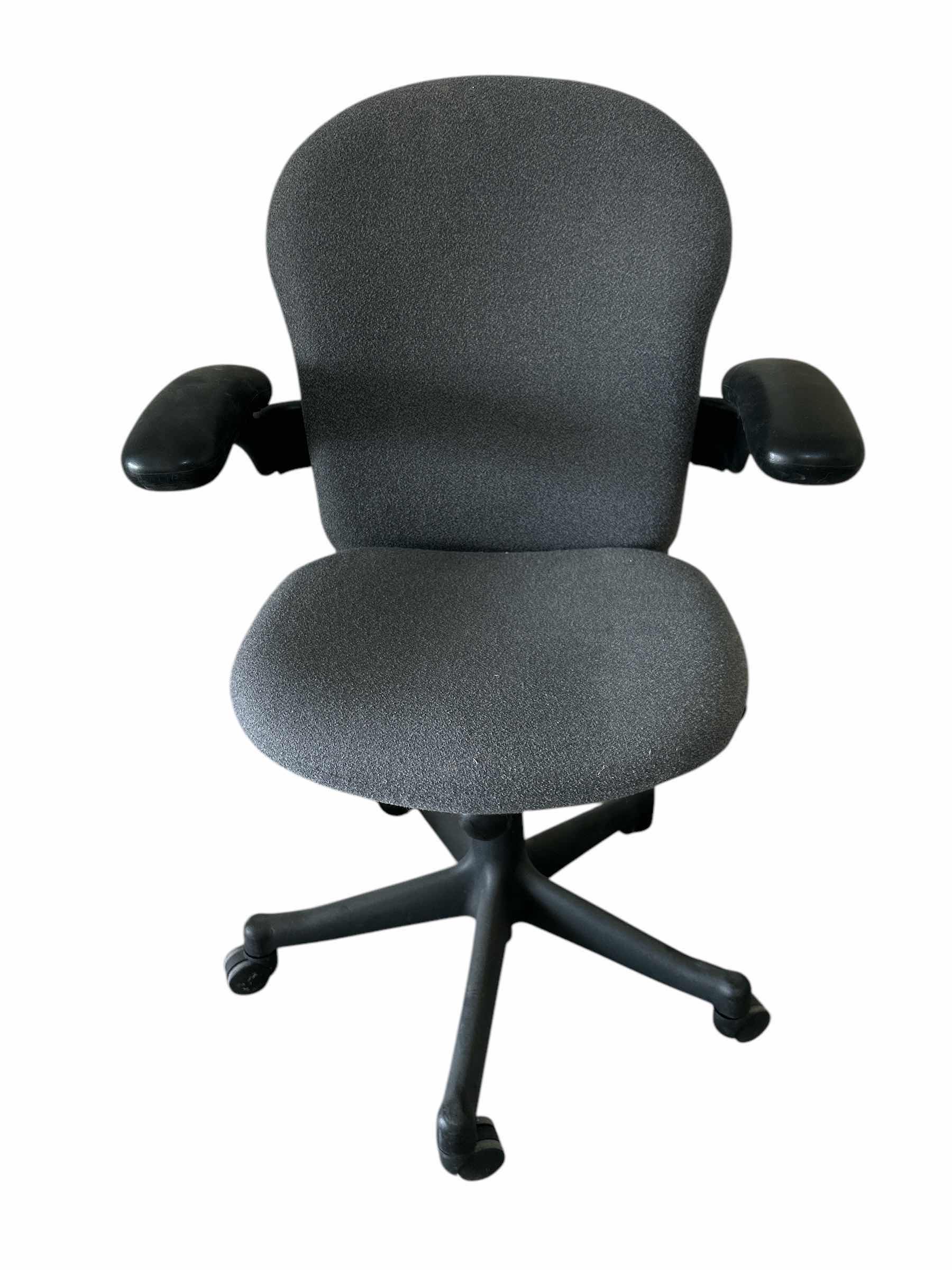 Photo 1 of OFFICE CHAIR