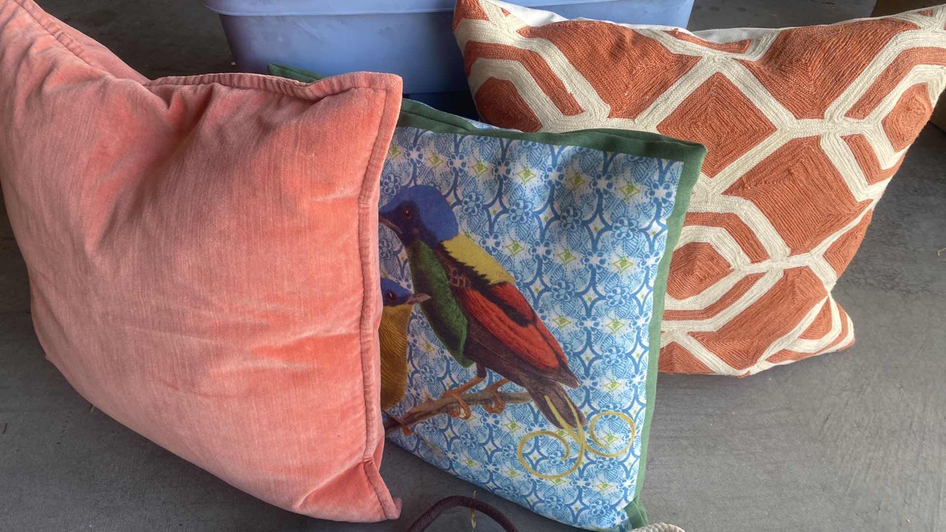 Photo 1 of TOTE WITH 3 TOSS PILLOWS & 2 CANVAS BAGS