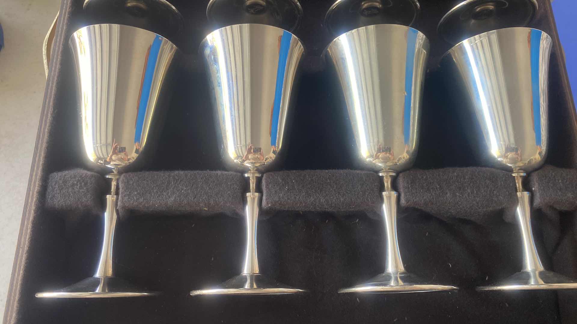 Photo 1 of VINTAGE E.L. DE UBERTI 8 SILVER PLATED WINE GOBLETS & 8 CHAMPAGNE IN WOOD BOX