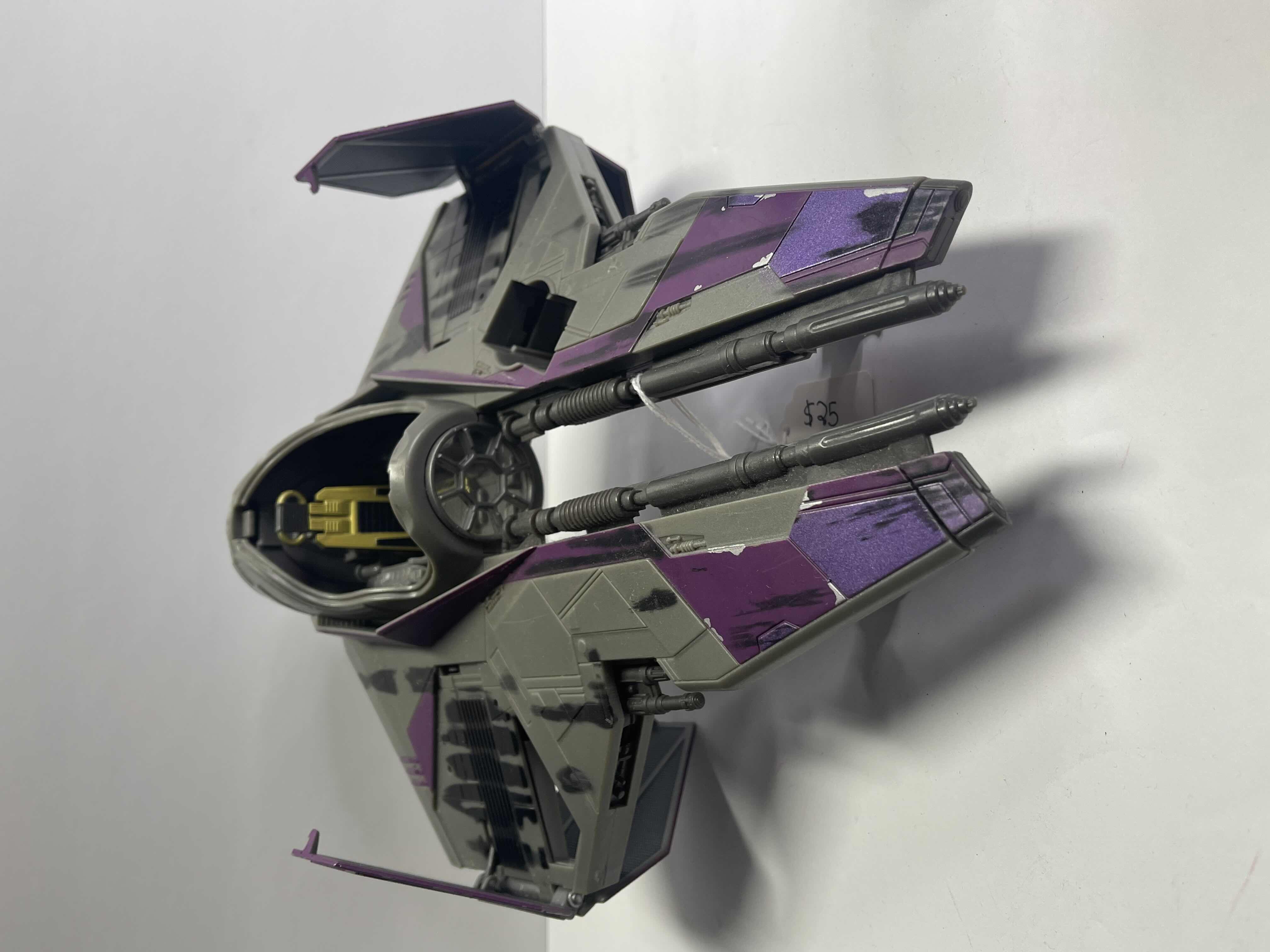 Photo 3 of STAR WARS SAGA COLLECTION MACE WINDU JEDI STAR FIGHTER 12” VEHICLE 2004 - “ MISSING PIECES “ - RETAIL PRICE $ 50