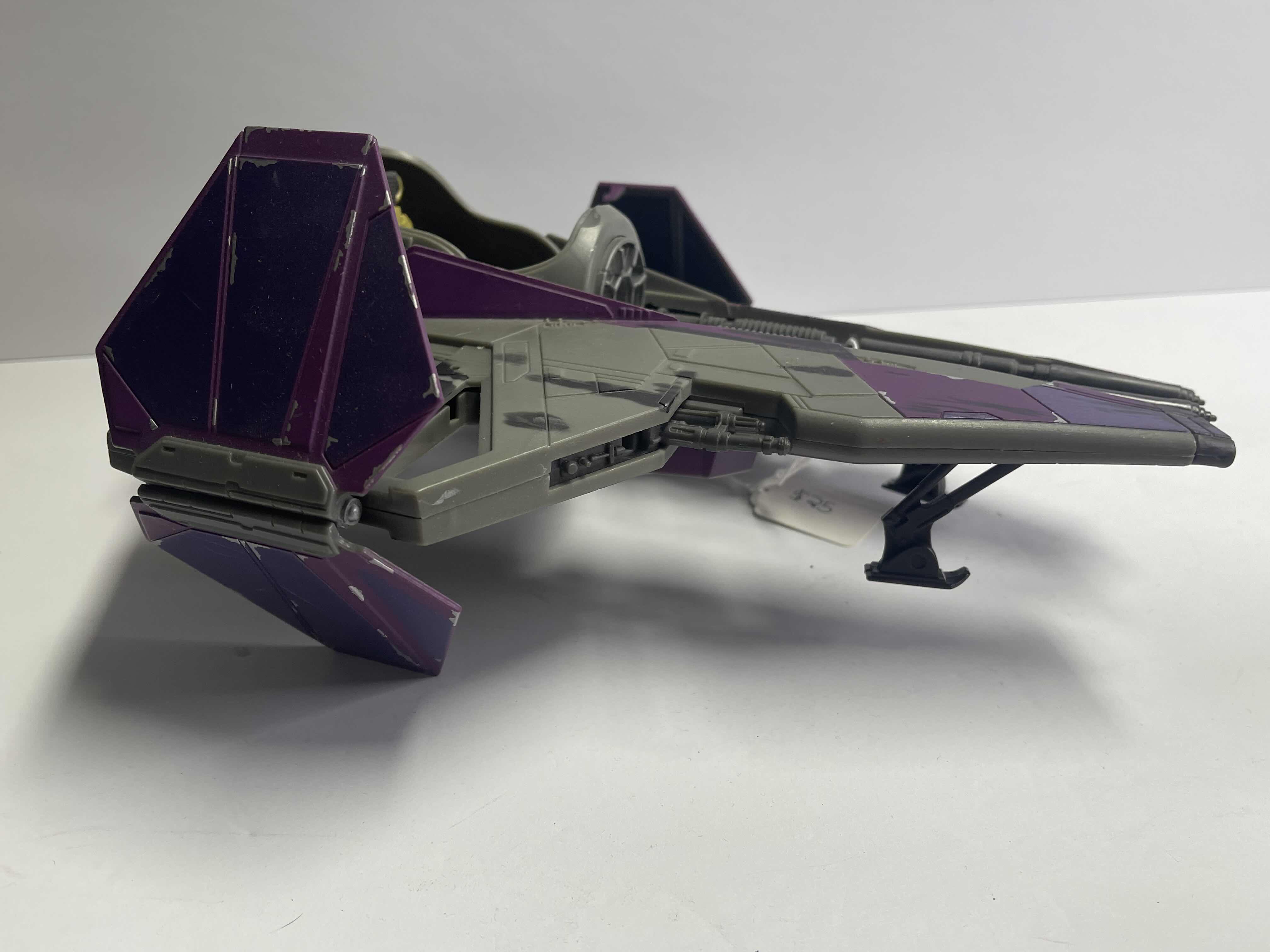 Photo 4 of STAR WARS SAGA COLLECTION MACE WINDU JEDI STAR FIGHTER 12” VEHICLE 2004 - “ MISSING PIECES “ - RETAIL PRICE $ 50