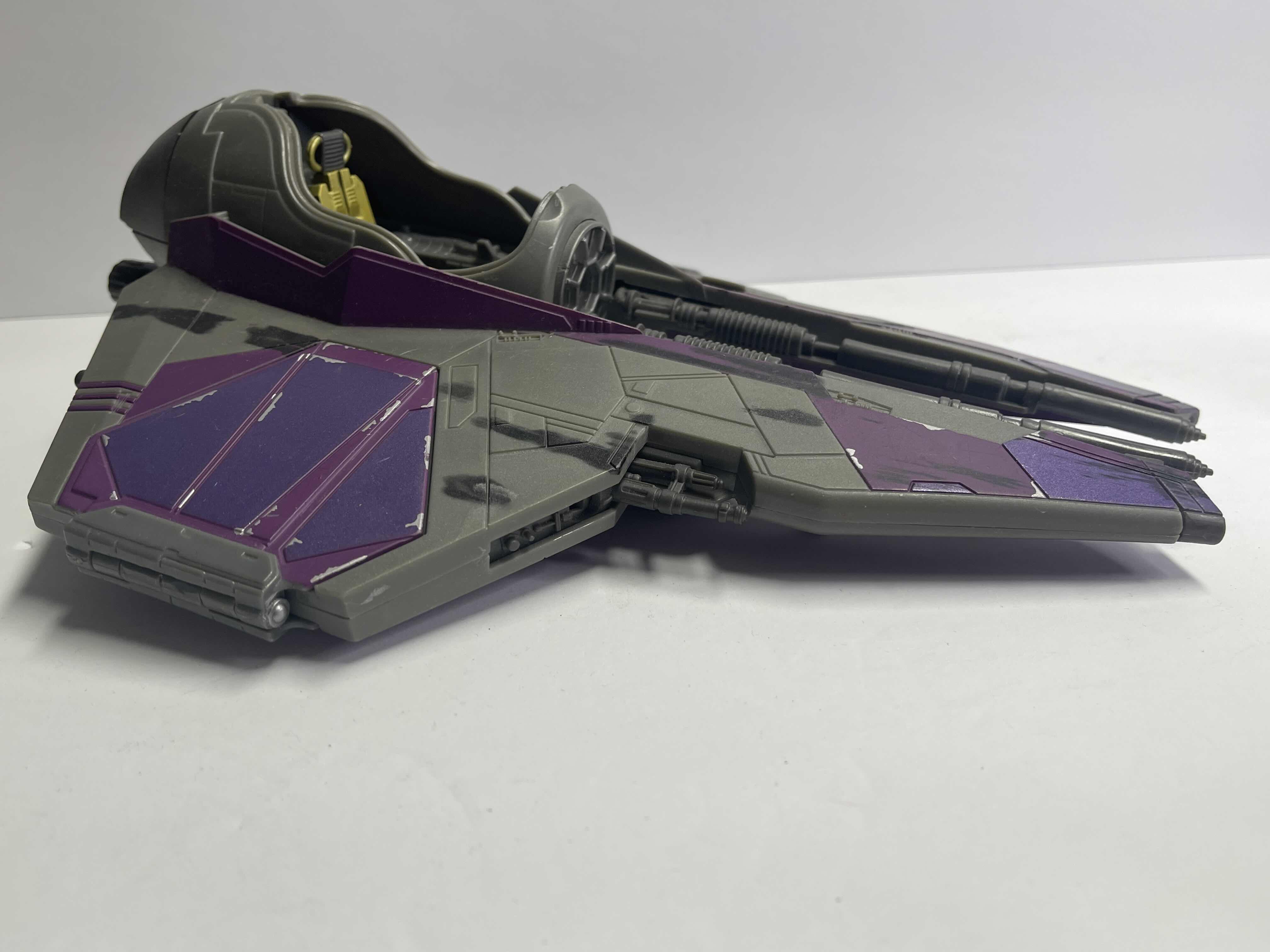 Photo 2 of STAR WARS SAGA COLLECTION MACE WINDU JEDI STAR FIGHTER 12” VEHICLE 2004 - “ MISSING PIECES “ - RETAIL PRICE $ 50