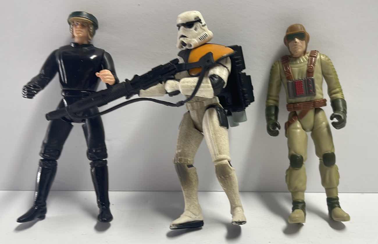 Photo 1 of VINTAGE STAR WARS FIGURES