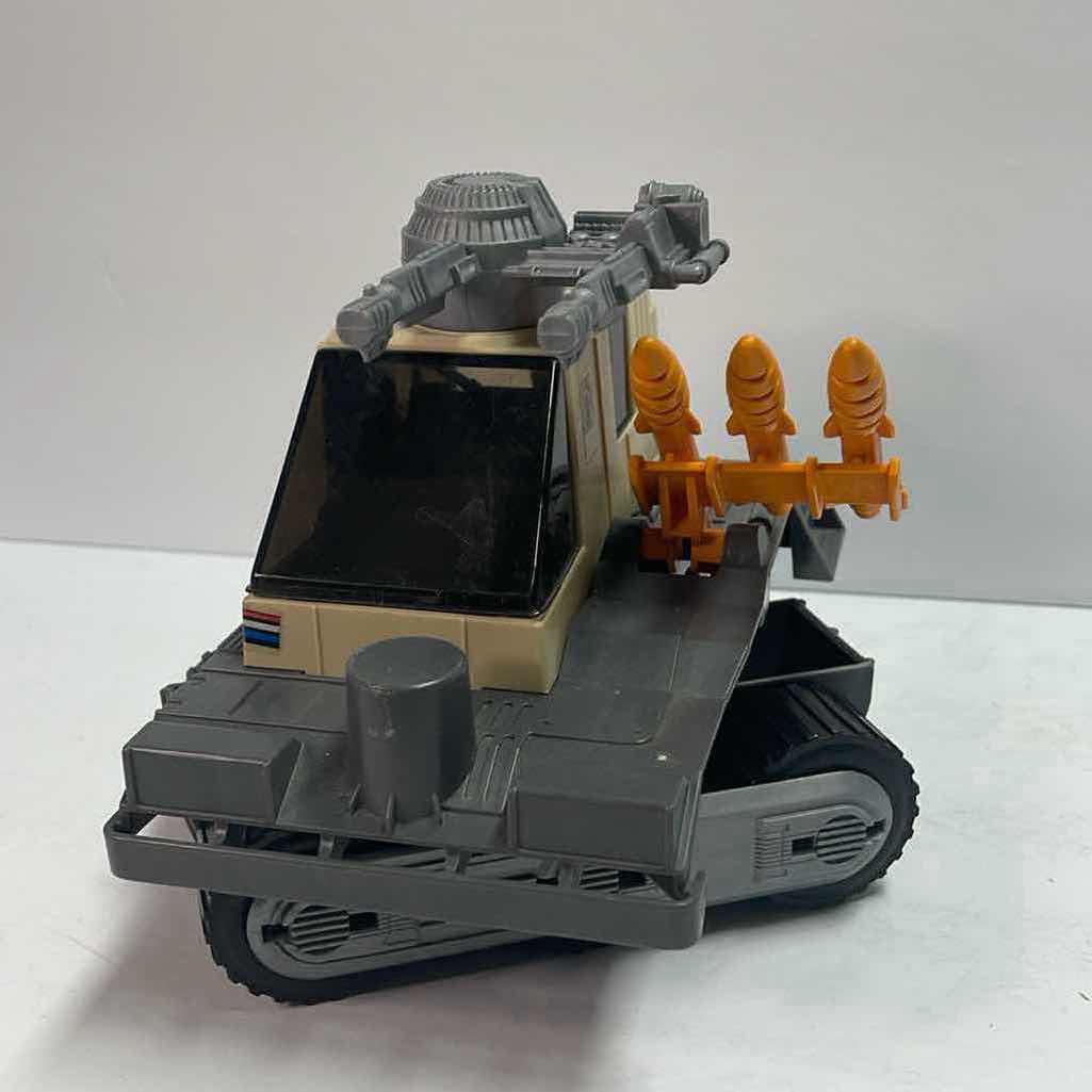 Photo 4 of VINTAGE 1989 GI JOE THUNDERCLAP REAR TRACK TRACTOR - RETAIL VALUE $46.00