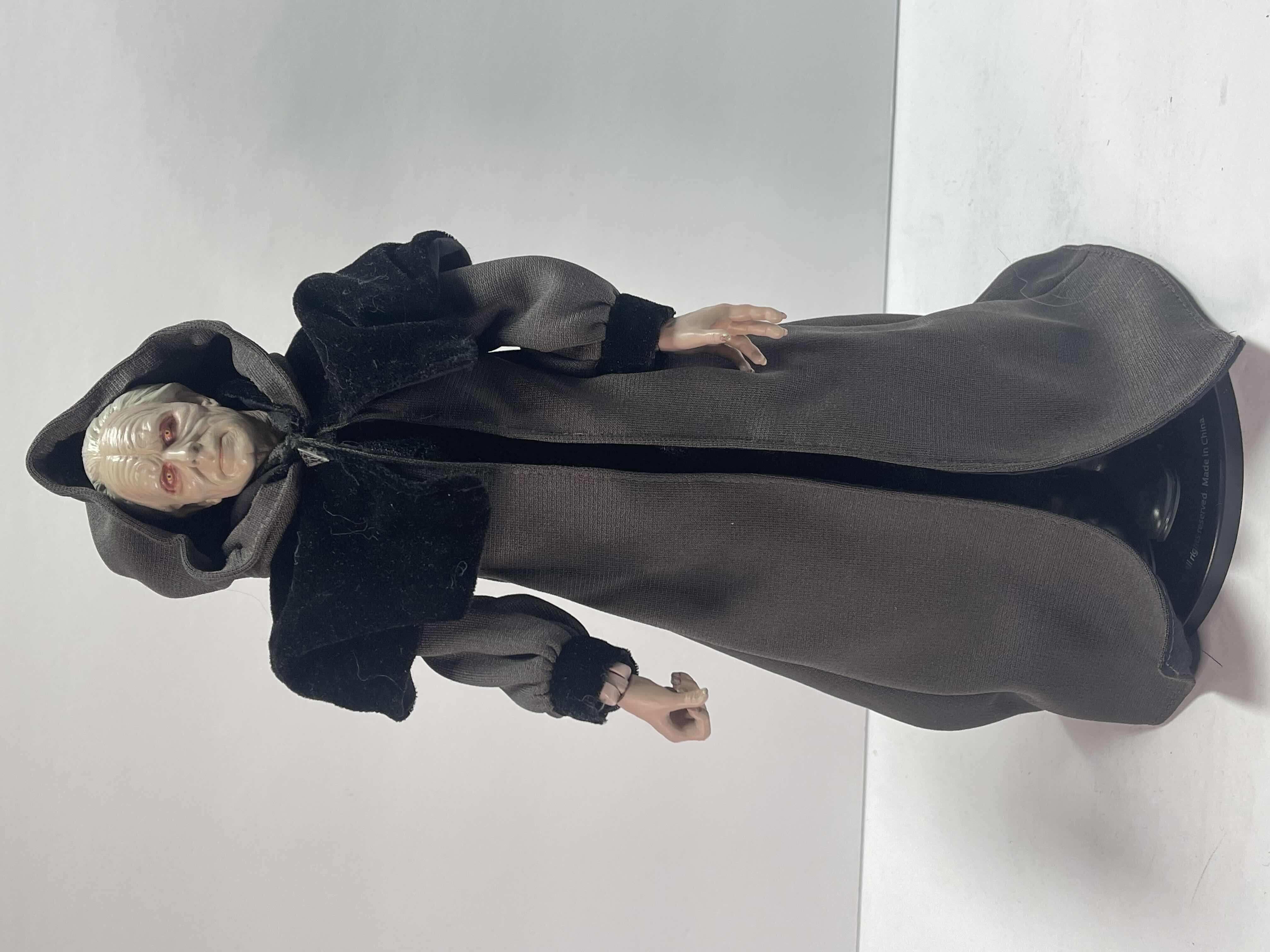 Photo 1 of STAR WARS PALAPATINE SIDESHOW DARTH SIDIOUS COLLECTABLE FIGURE - RETAIL VALUE- $350 - SEE NOTES FOR MORE INFORMATION