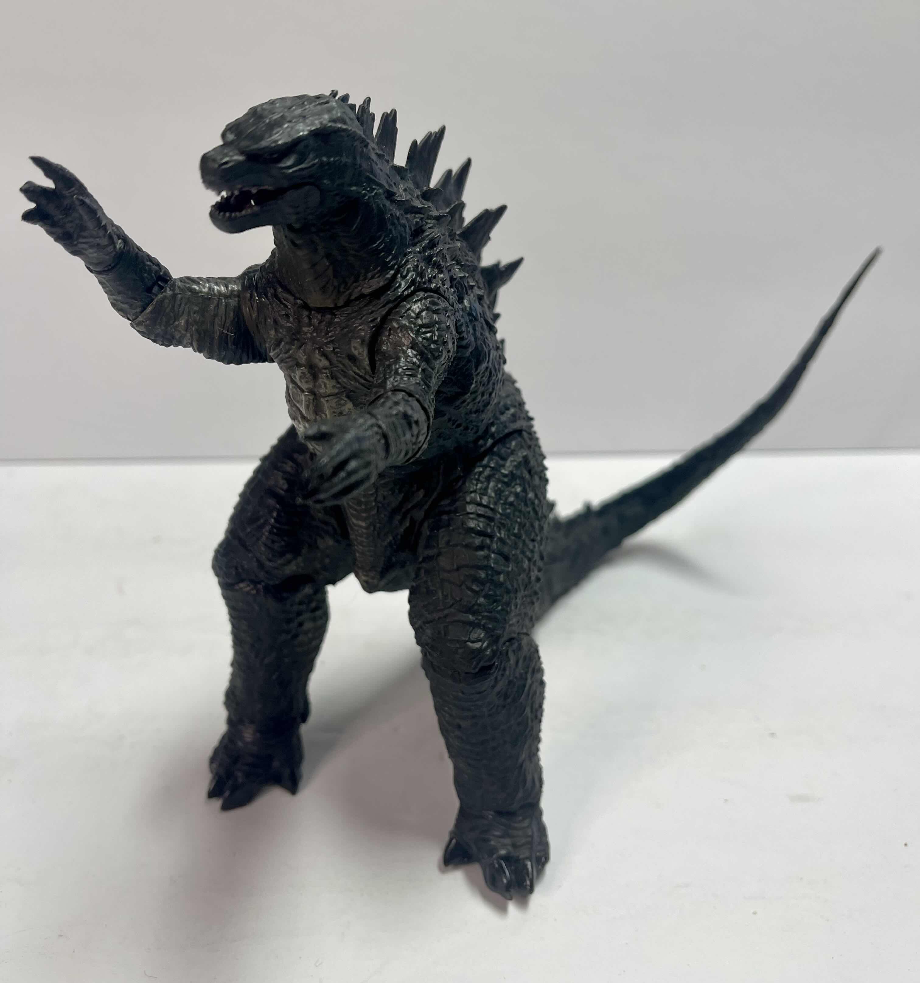 Photo 1 of NECA GODZILLA - L 12" MODREN GODZILLA ACTION FIGURE- SERIES 1 - RETAIL VALUE $95 * READ NOTES FOR MORE INFORMATION